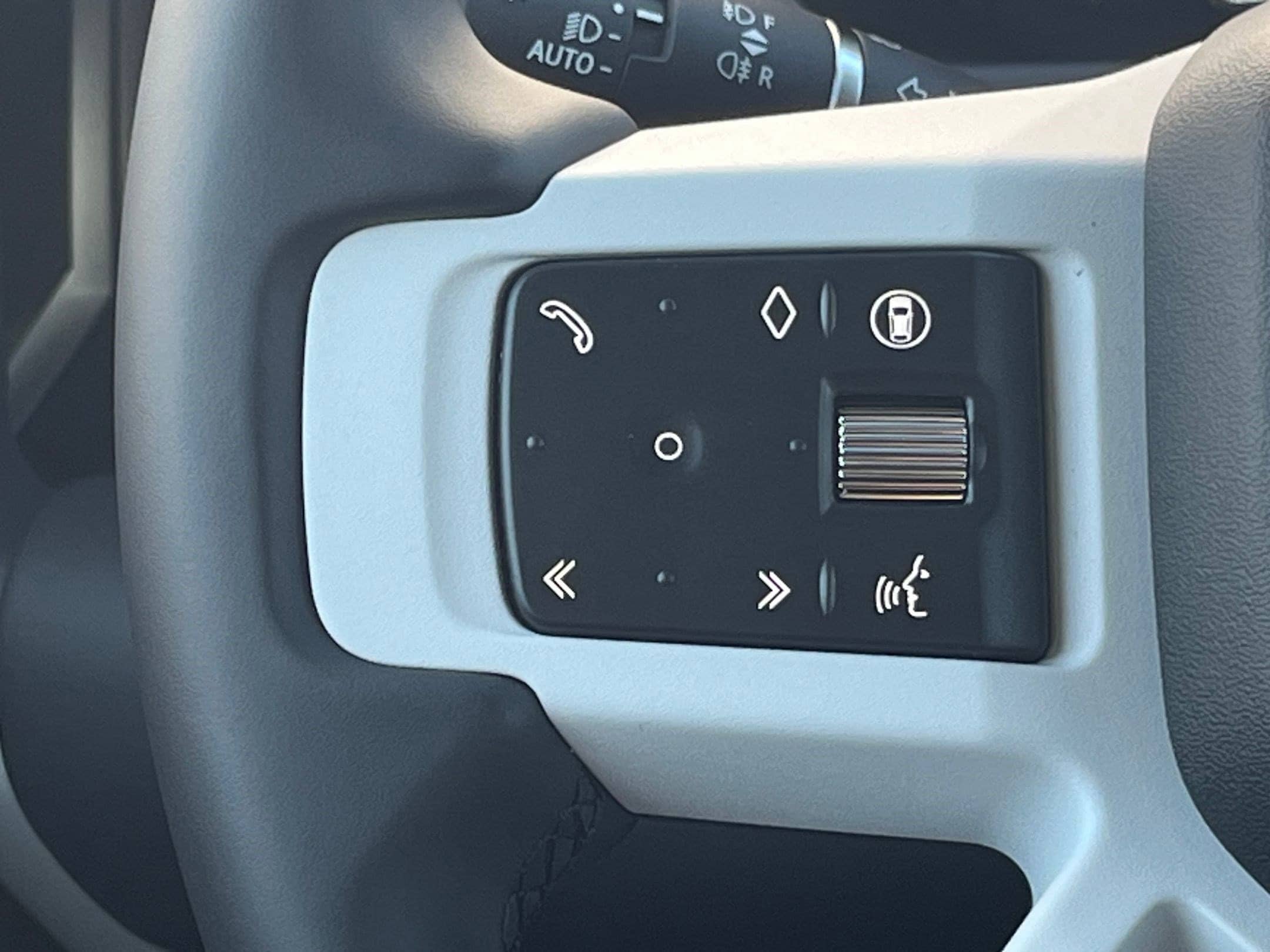 2026 Land Rover Defender S - Photo 17