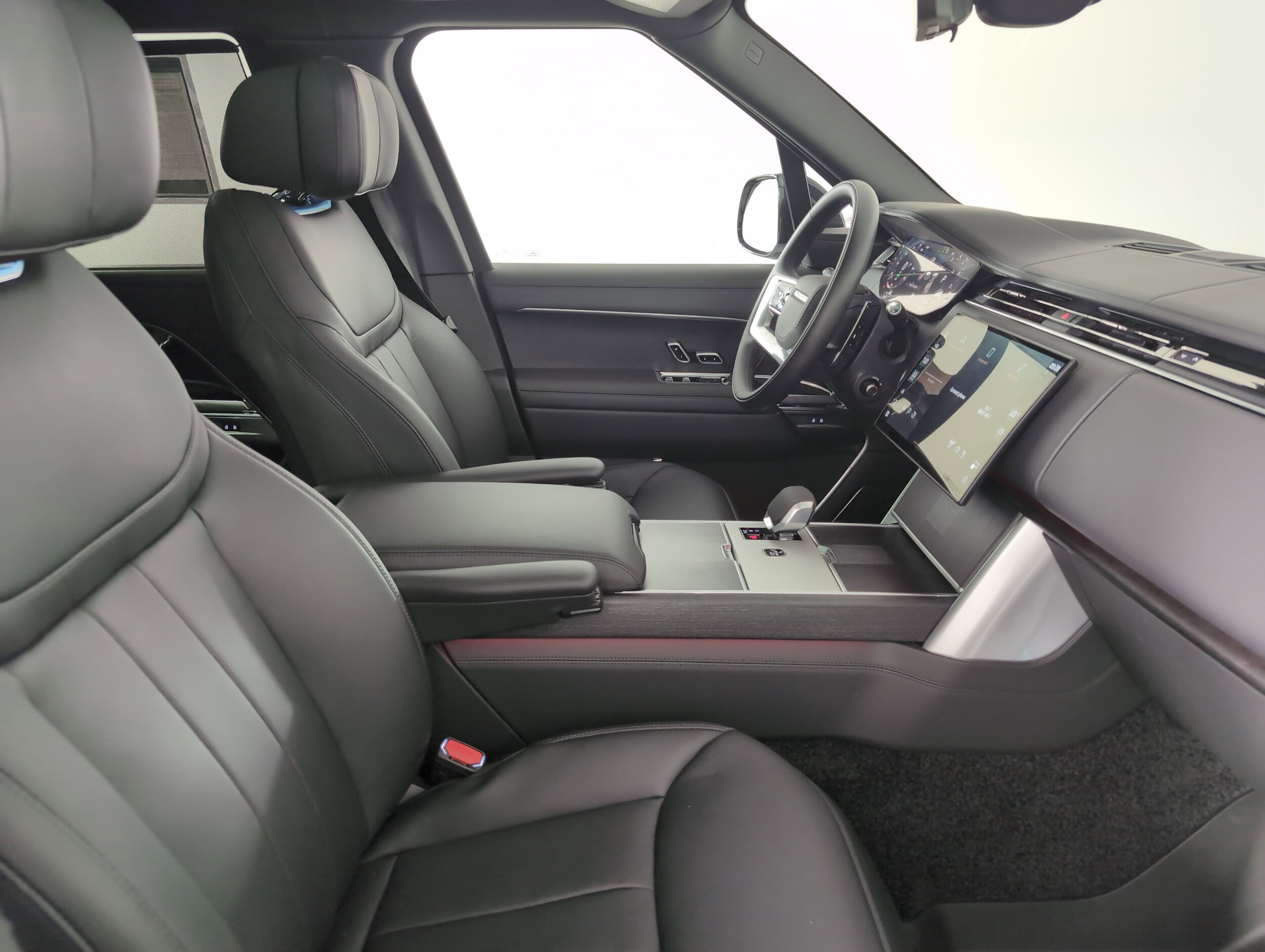 2025 Land Rover Range Rover Autobiography photo 3