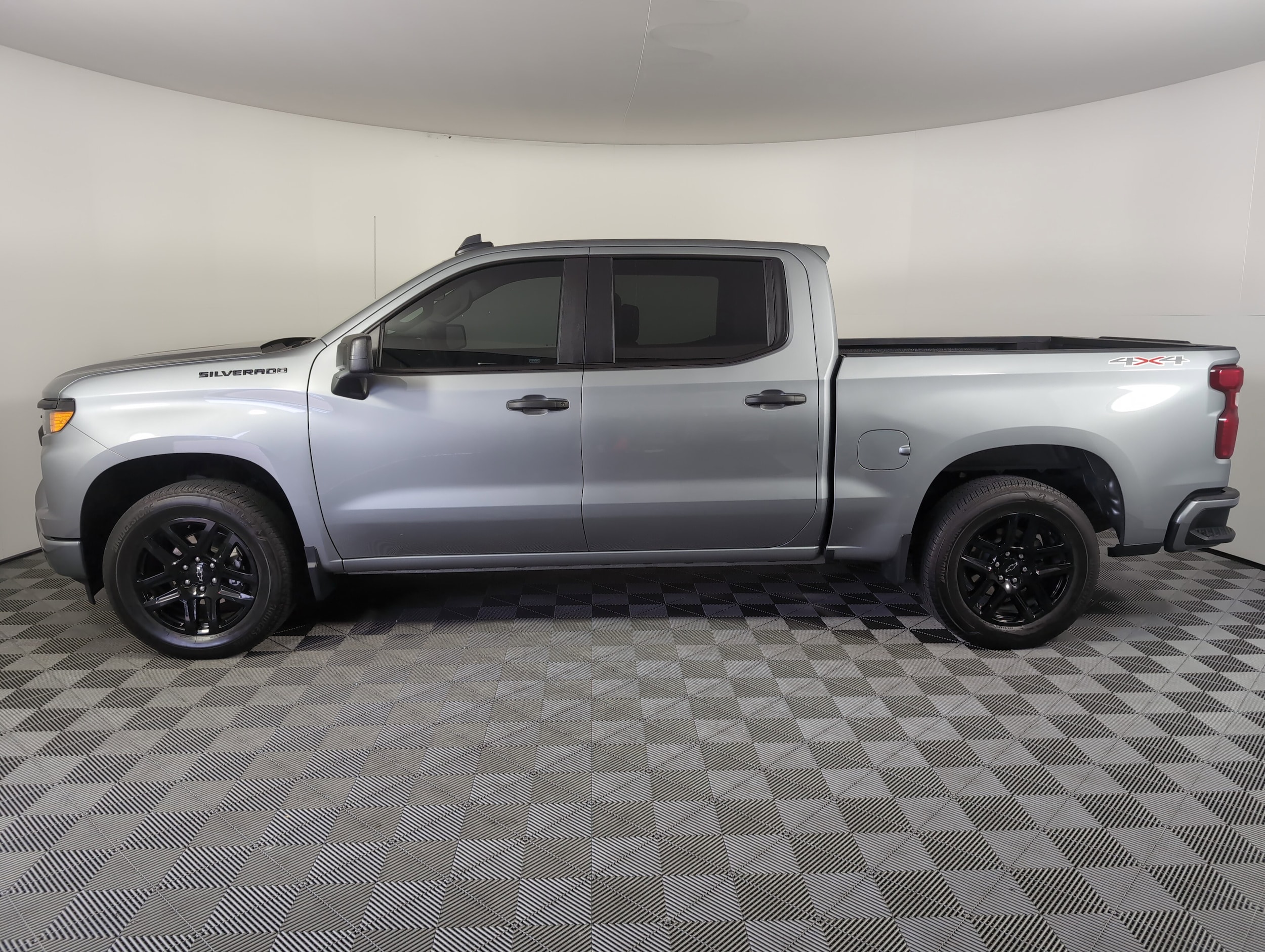 Used 2024 Chevrolet Silverado 1500 Custom with VIN 3GCPDBEK3RG107075 for sale in Houston, TX