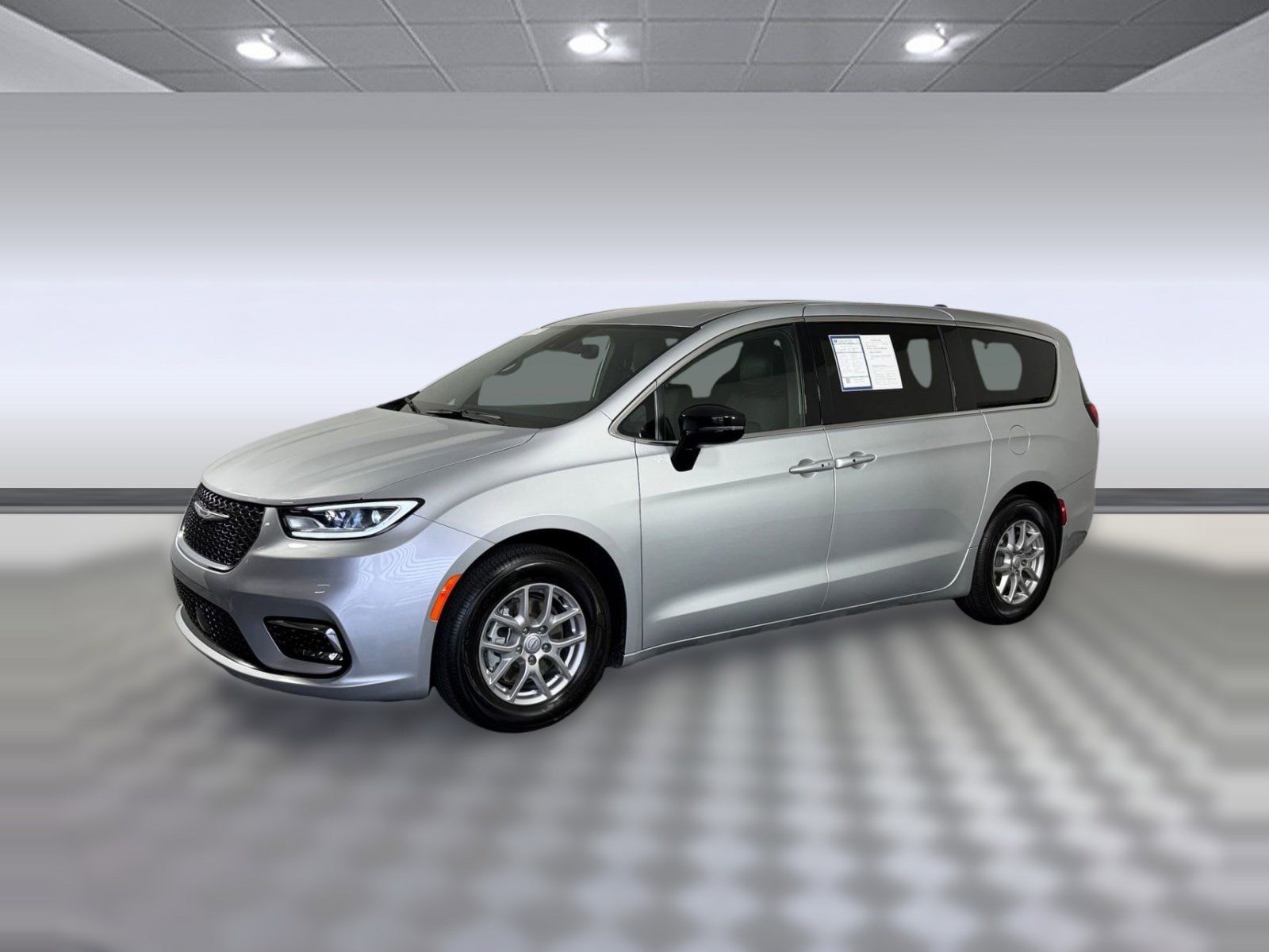 2026 Chrysler Pacifica Select's photo