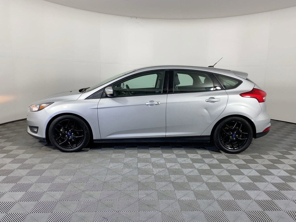 Used 2016 Ford Focus SE Hatchback