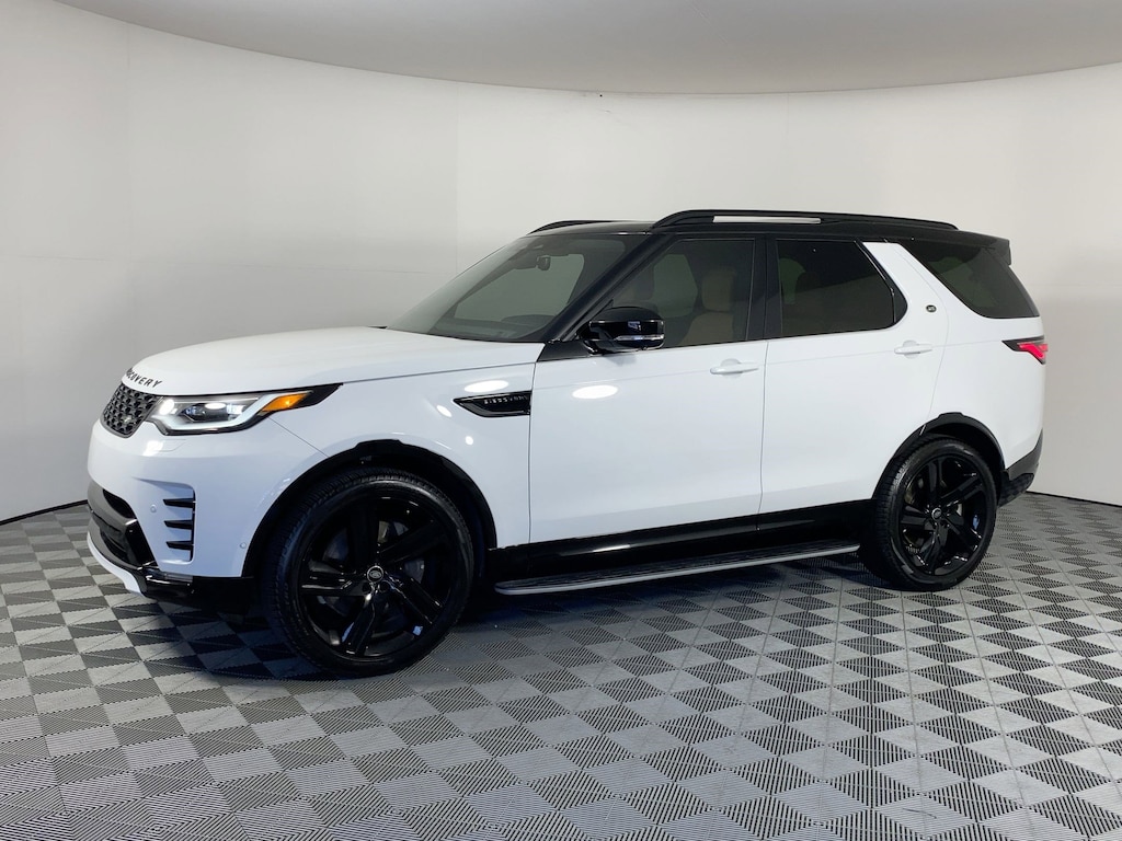 Certified 2025 Land Rover Discovery Dynamic SE SUV
