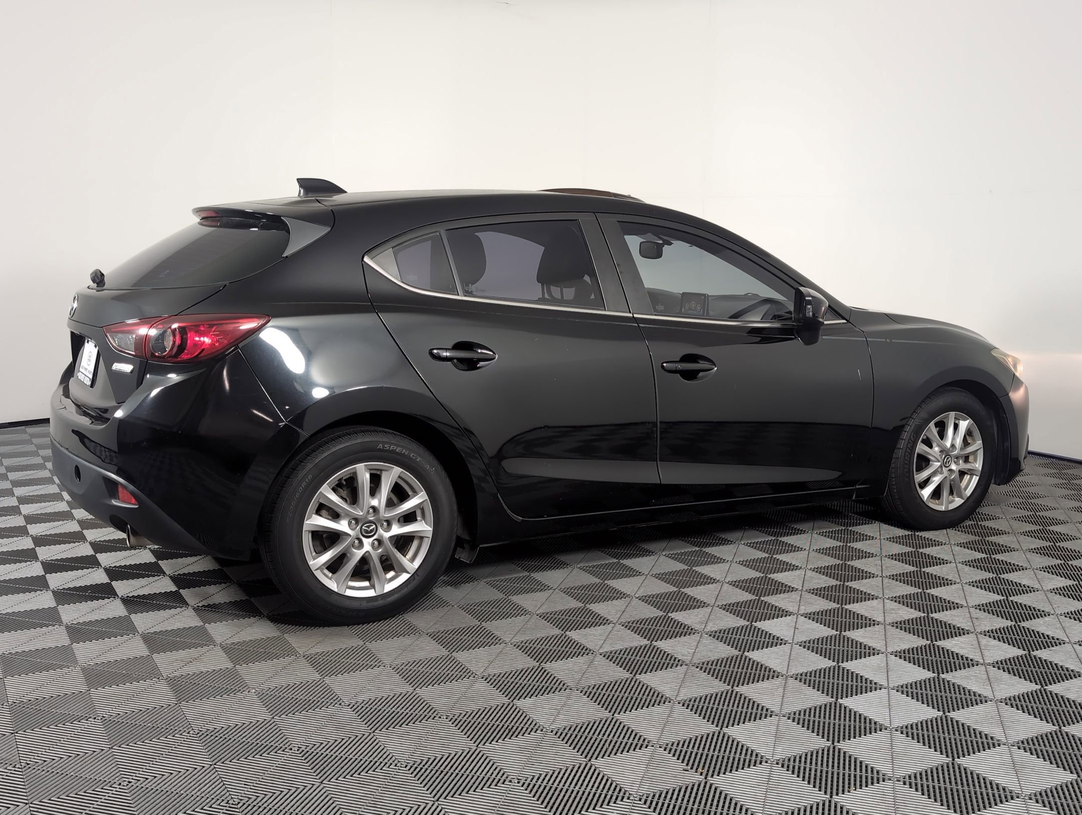 2014 Mazda Mazda3 Grand Touring photo 4