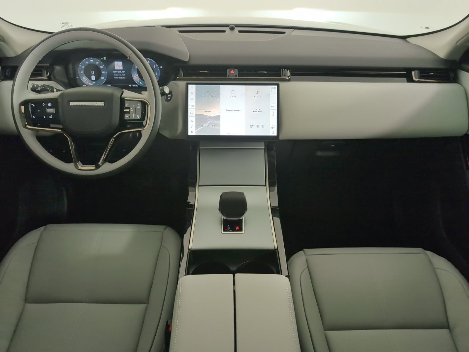2025 Land Rover Range Rover Velar S photo 4