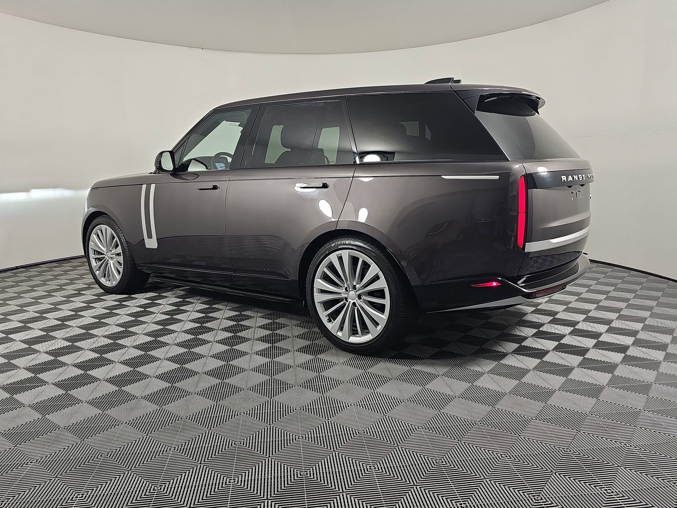 2023 Land Rover Range Rover First Edition photo 3