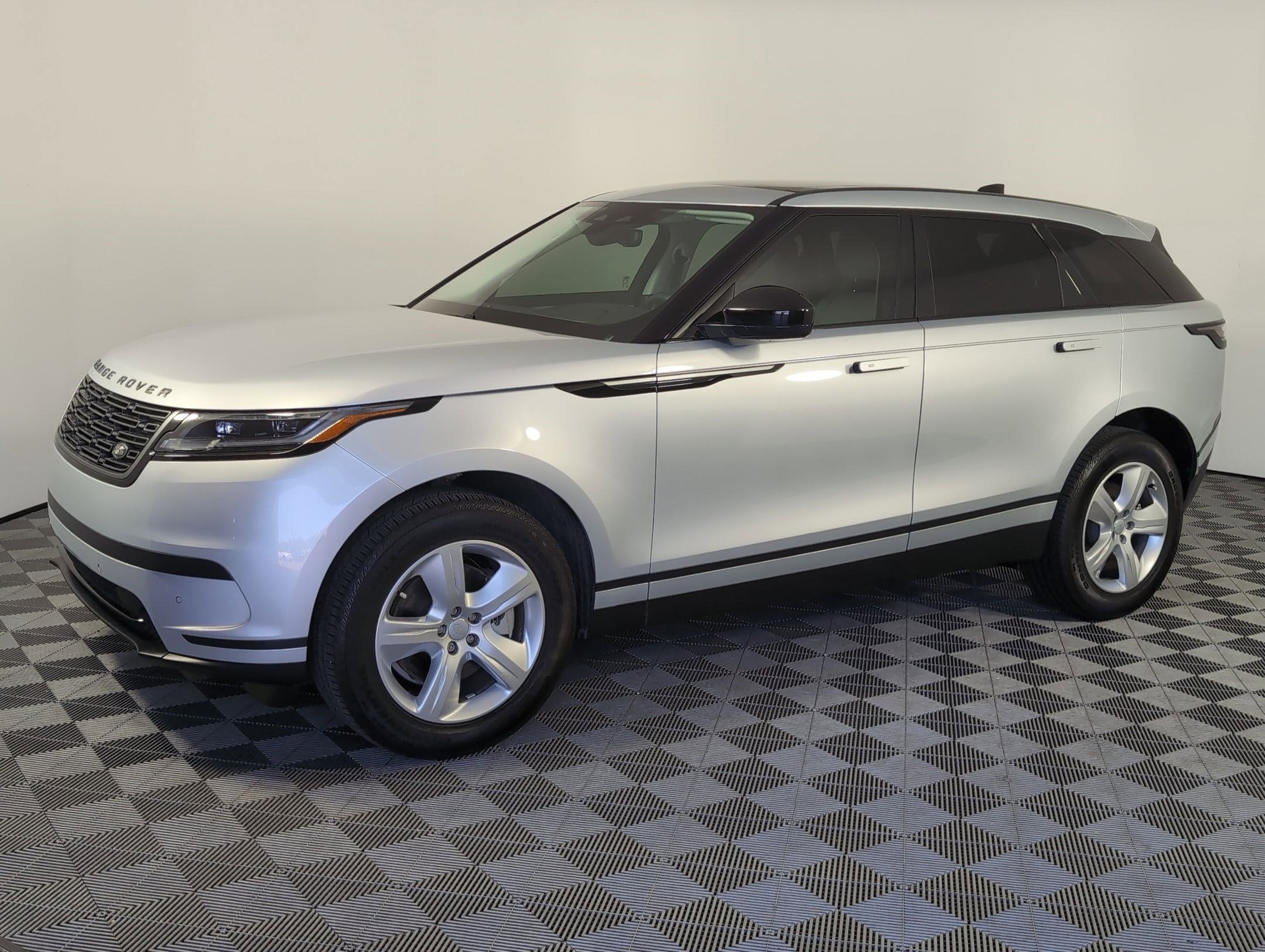 2025 Land Rover Range Rover Velar
