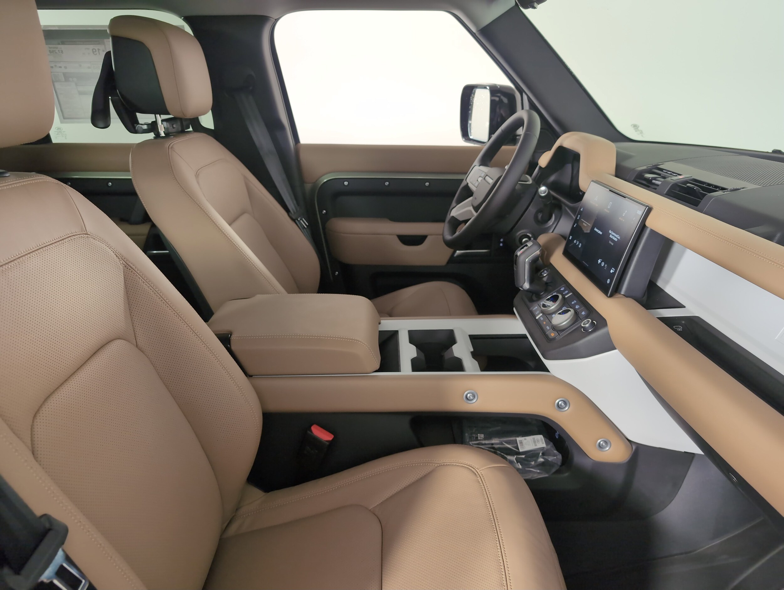2025 Land Rover Defender S photo 3