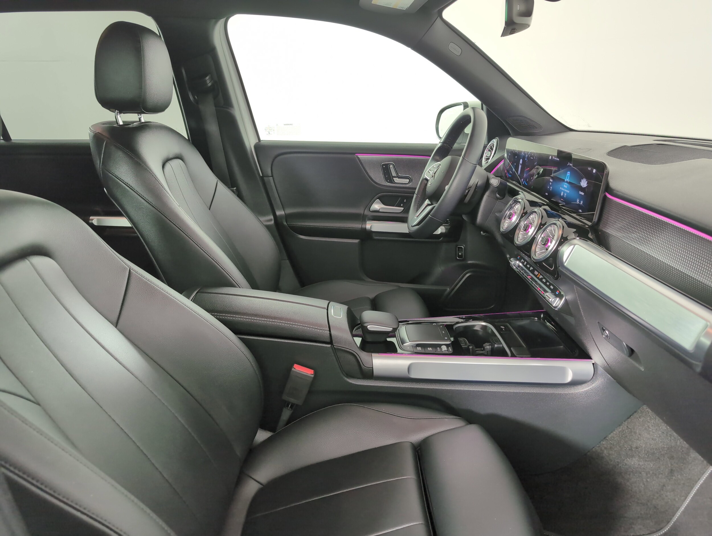 2023 Mercedes Benz GLB 250 photo 3