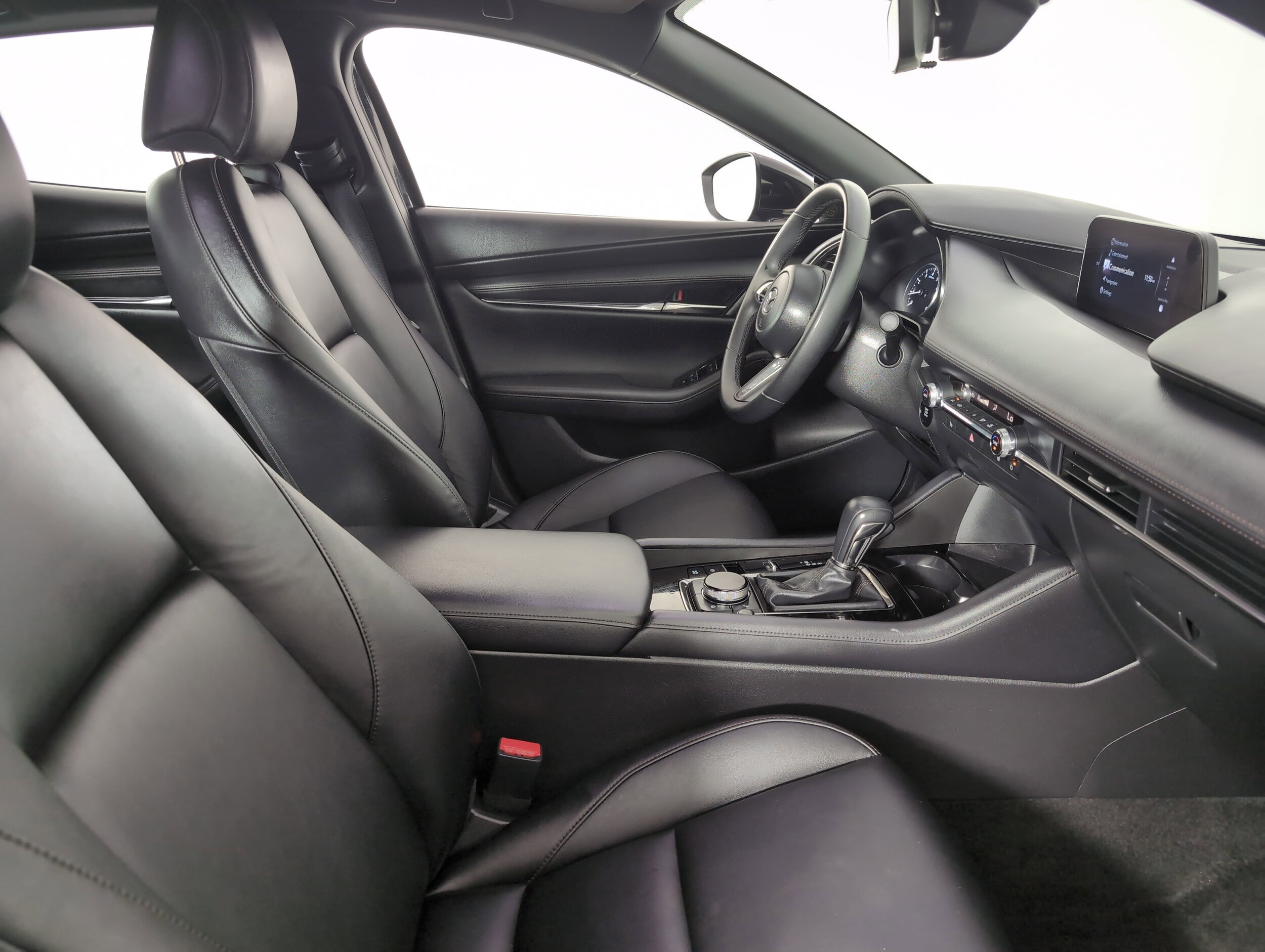 2024 Mazda Mazda3 Hatchback 2.5 s Preferred photo 3