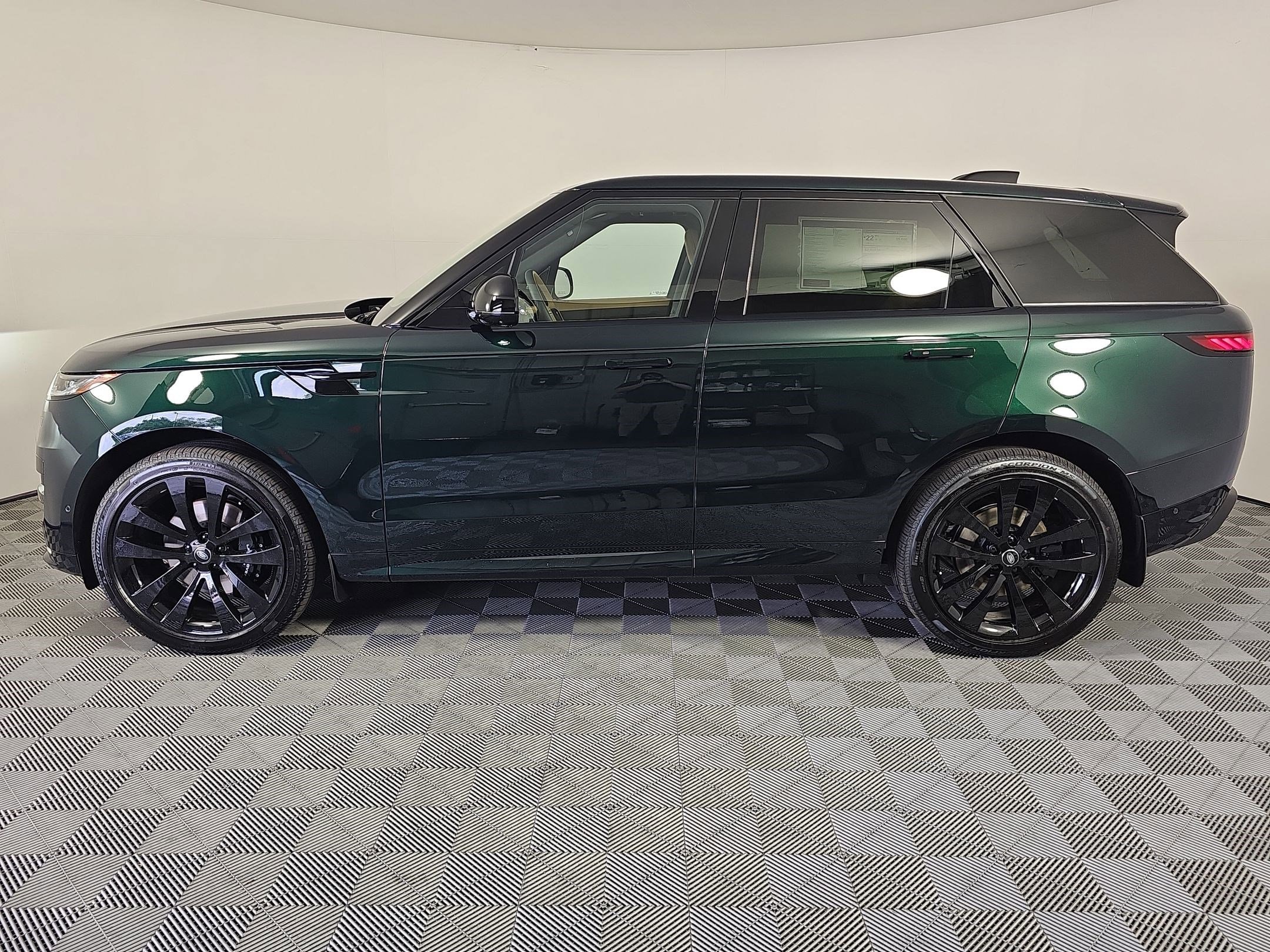 2025 Land Rover Range Rover Sport Dynamic SE's photo