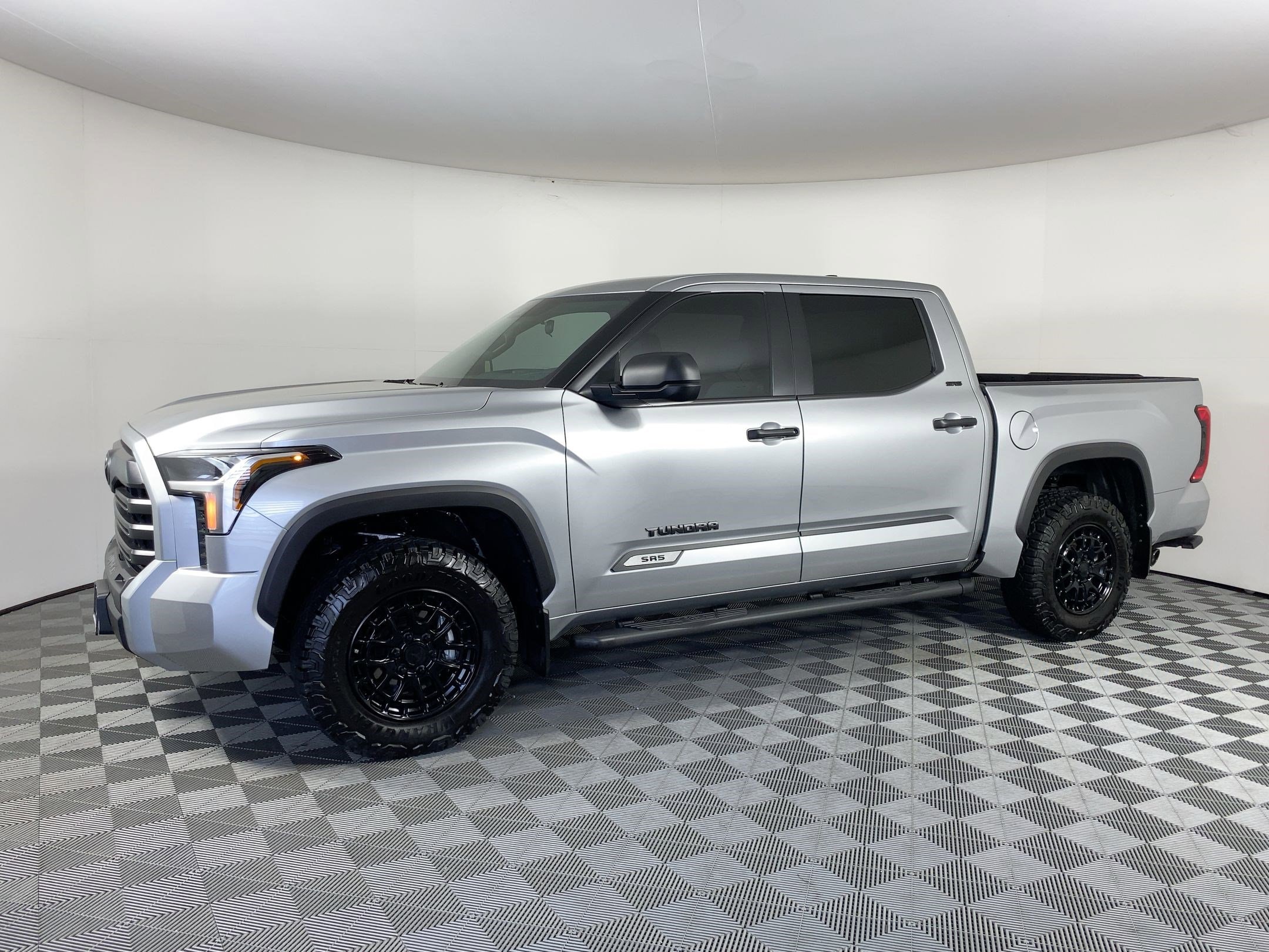 2025 Toyota Tundra SR5's photo