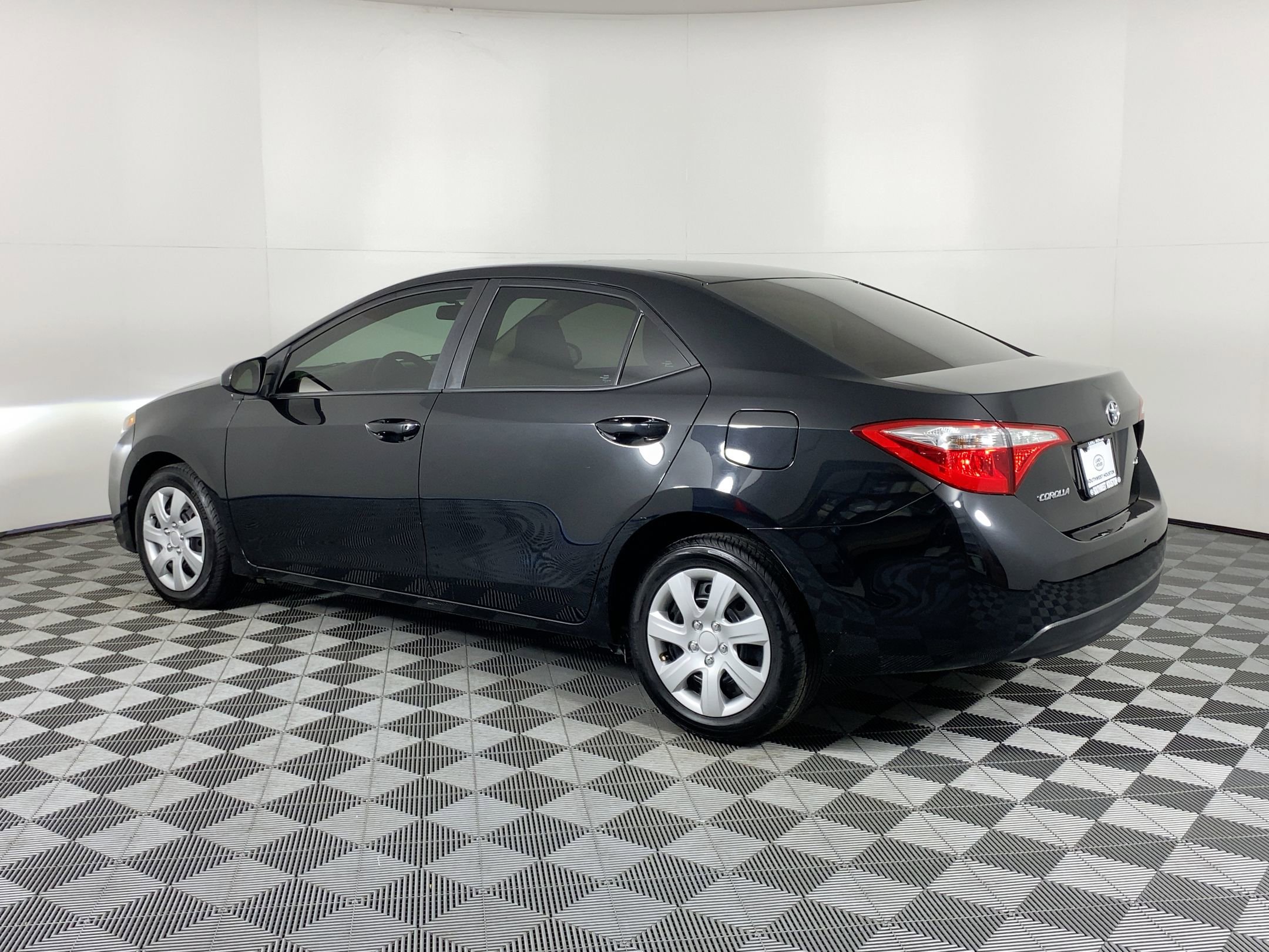 2014 Toyota Corolla LE photo 3