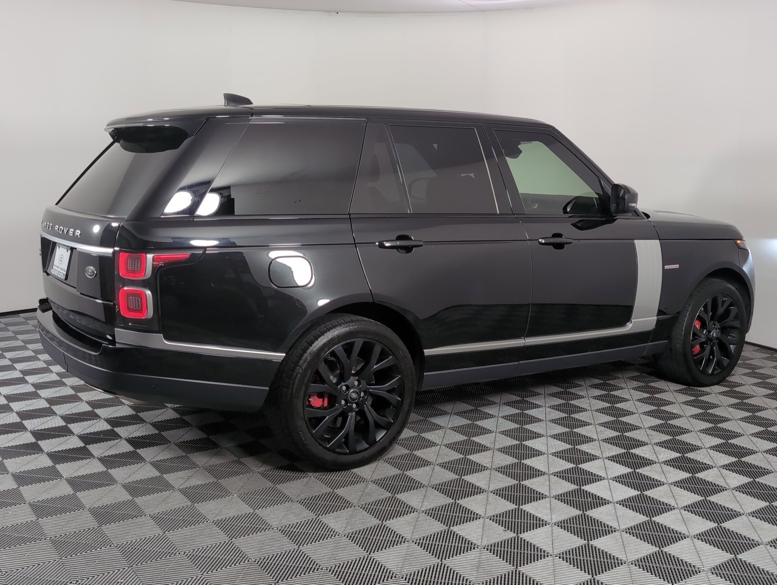 2022 Land Rover Range Rover P525 HSE HSE Westminster Edition photo 2