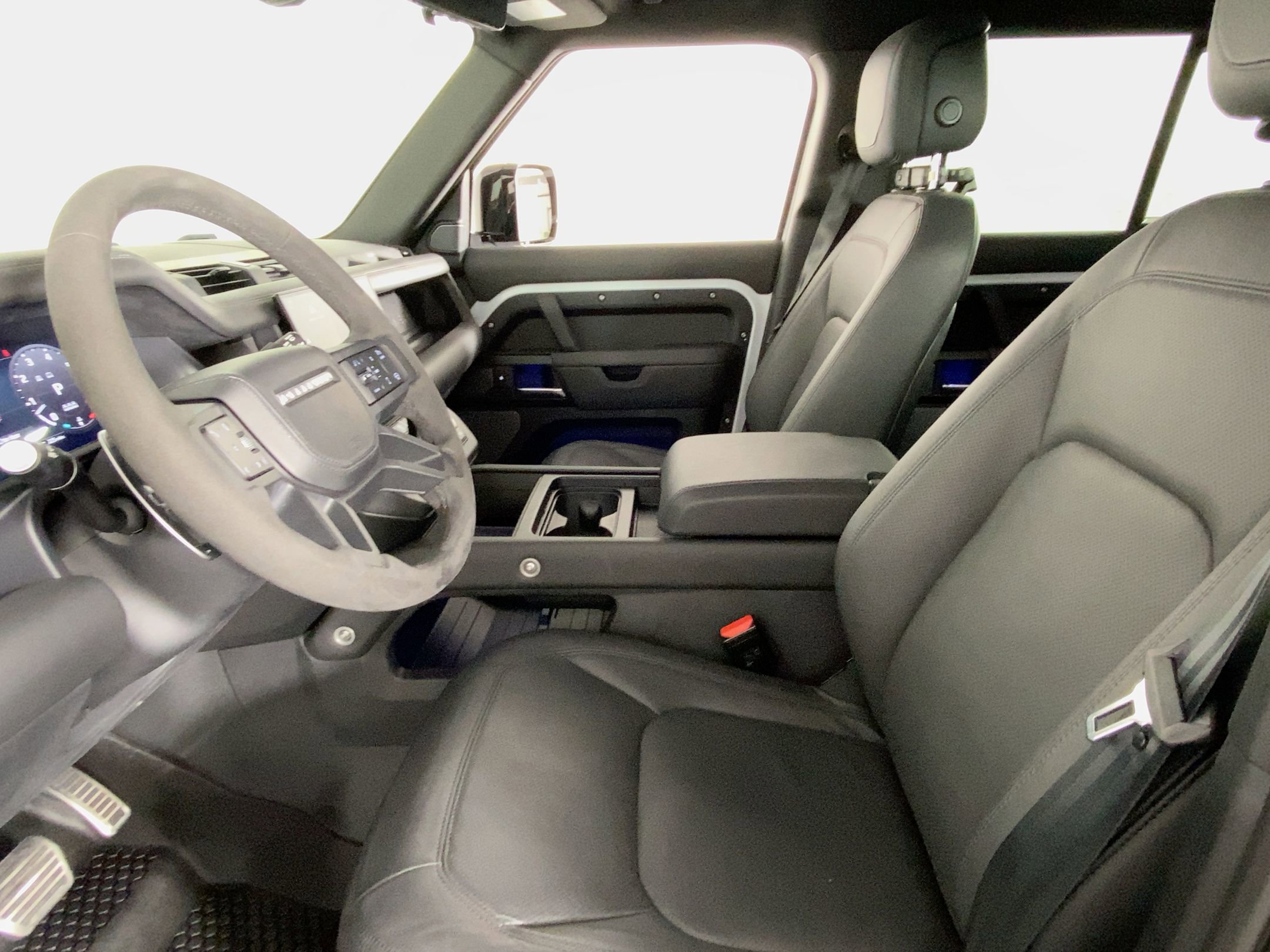 2023 Land Rover Defender 110 V8 photo 4