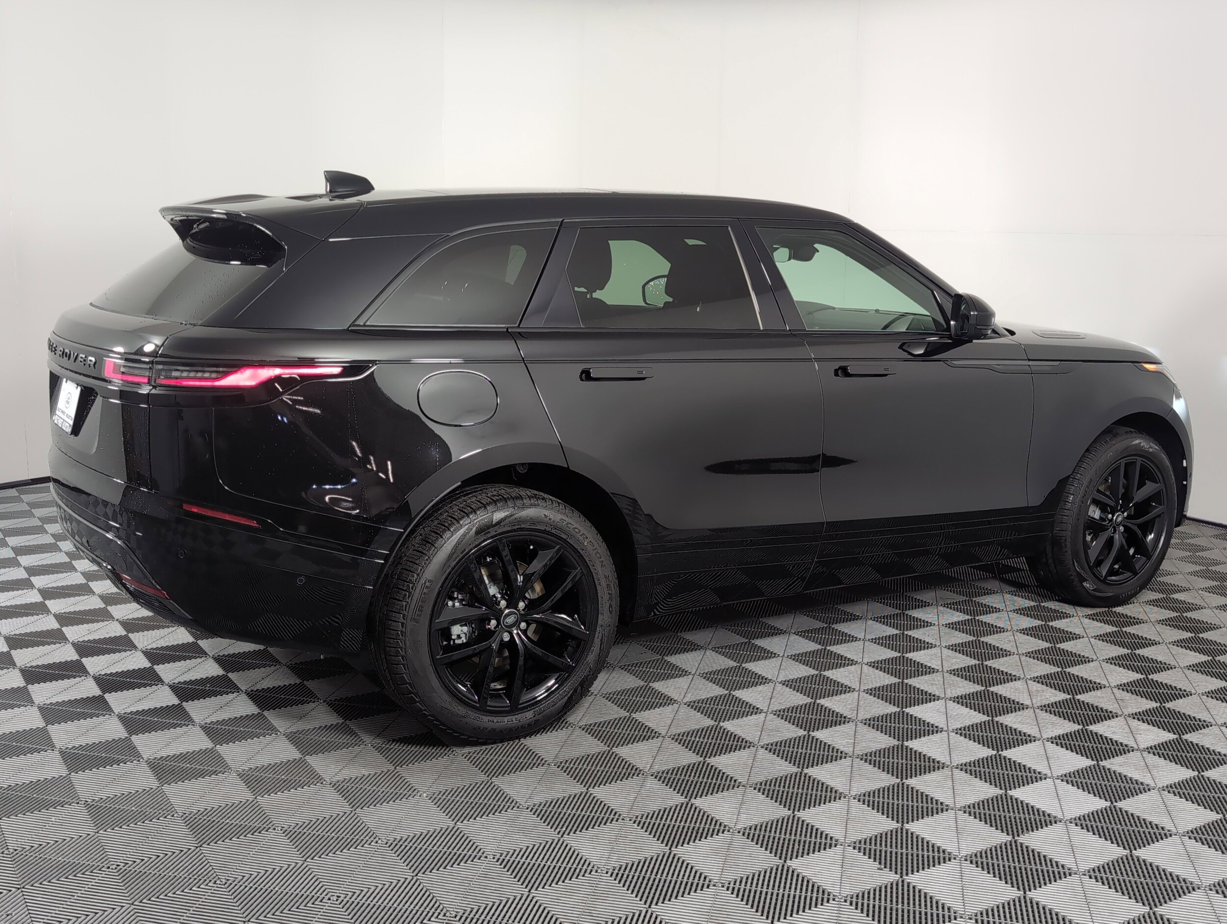 2026 Land Rover Range Rover Velar SE photo 2
