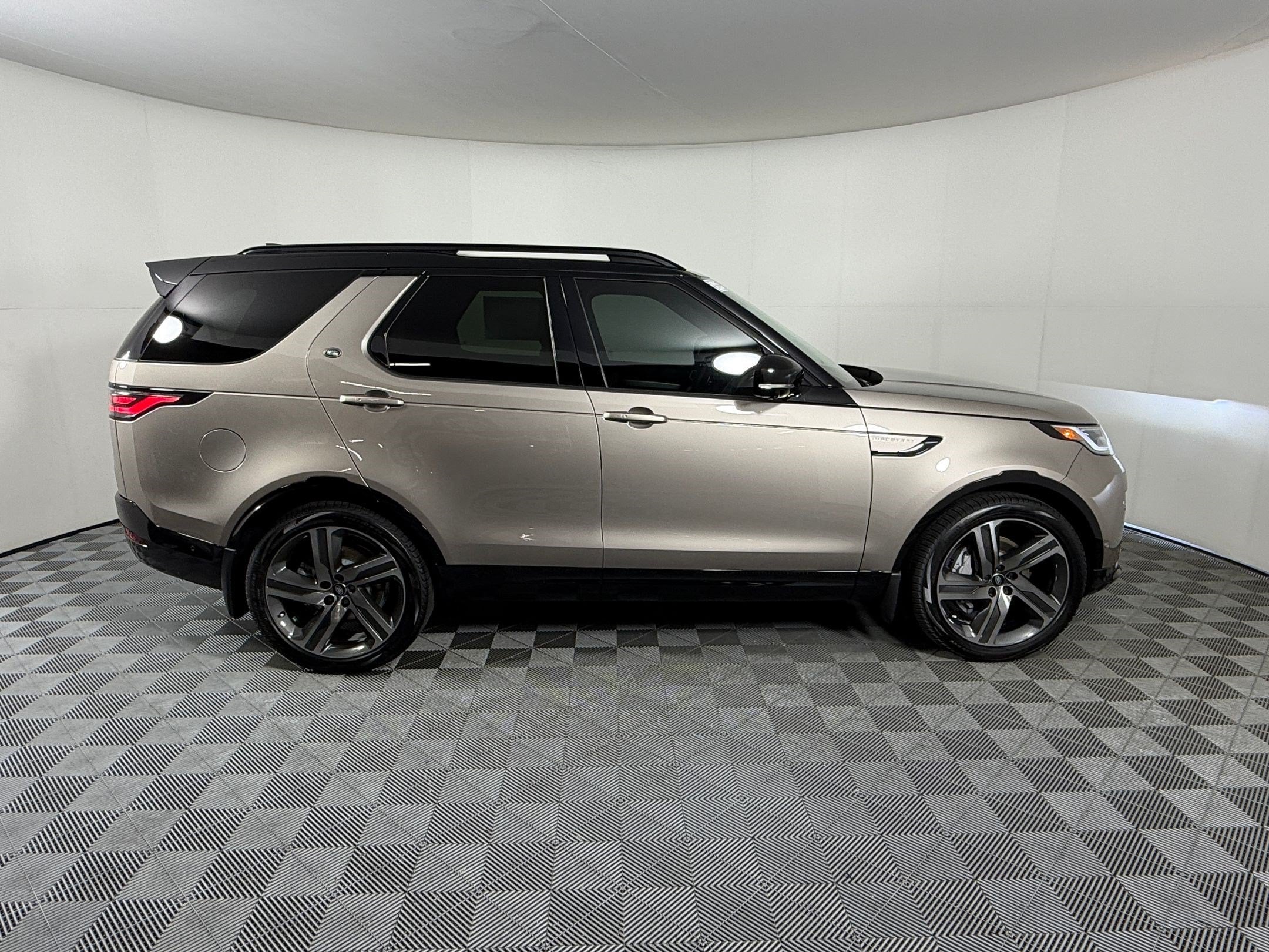 Discovery Dynamic SE SUV