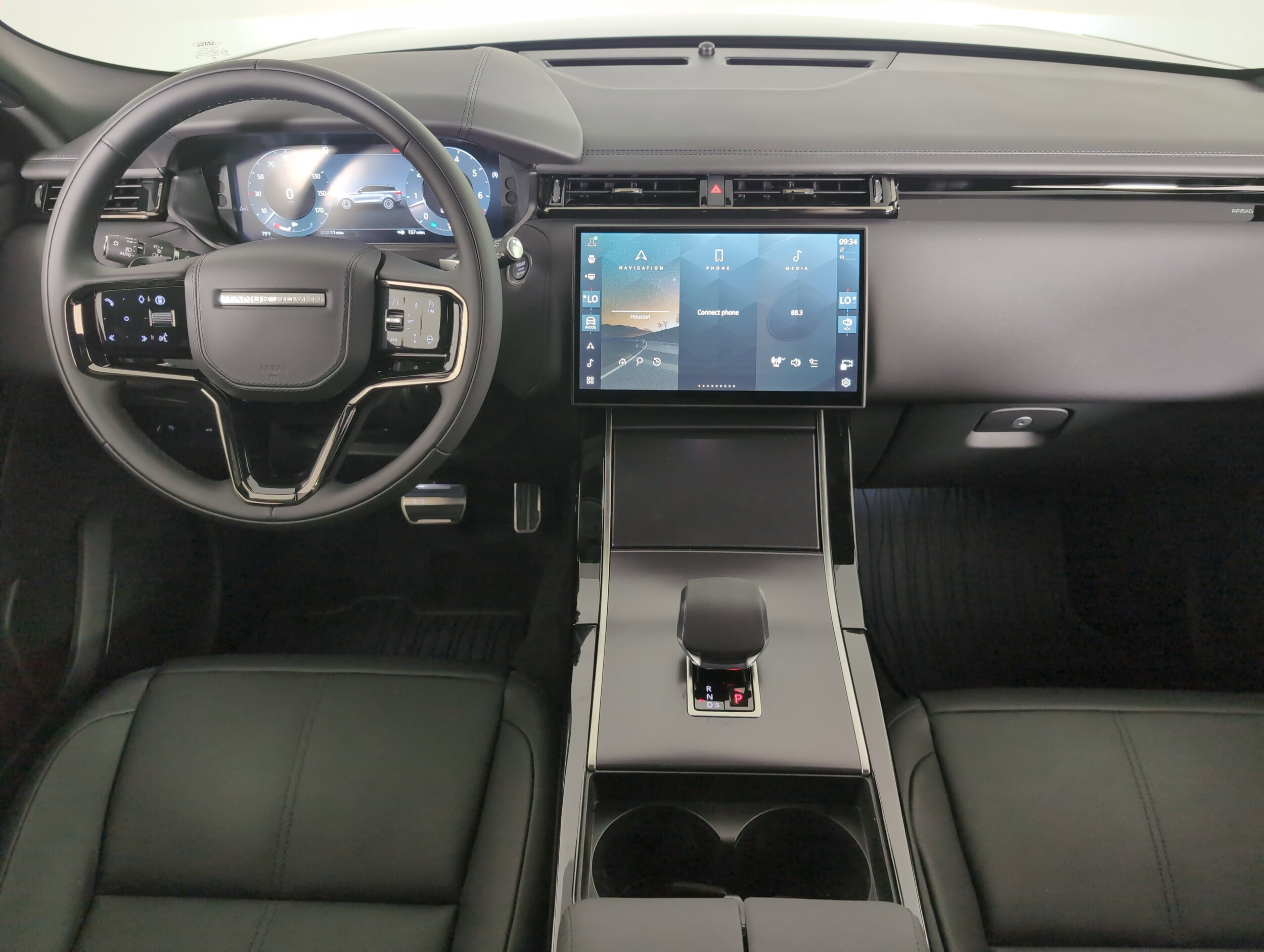 2026 Land Rover Range Rover Velar SE photo 4