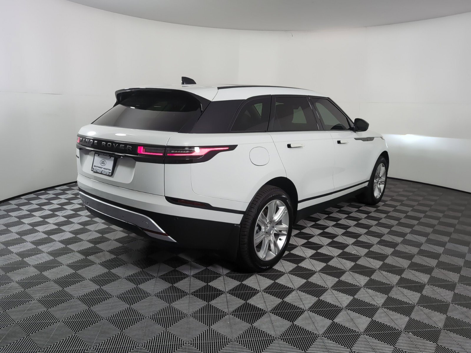 2025 Land Rover Range Rover Velar S photo 2