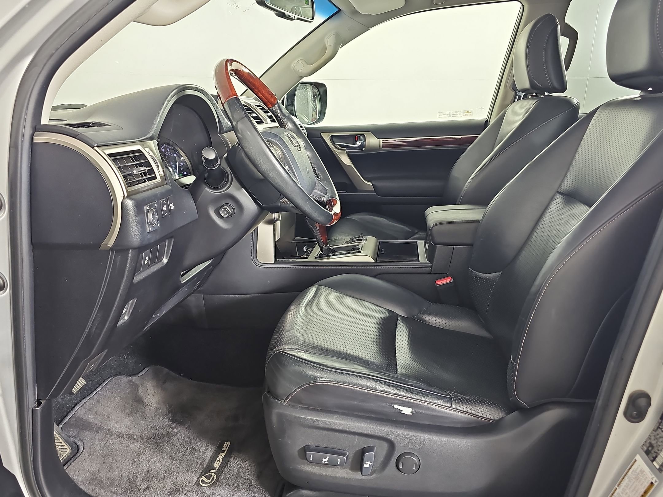 2010 Lexus GX 460 photo 4