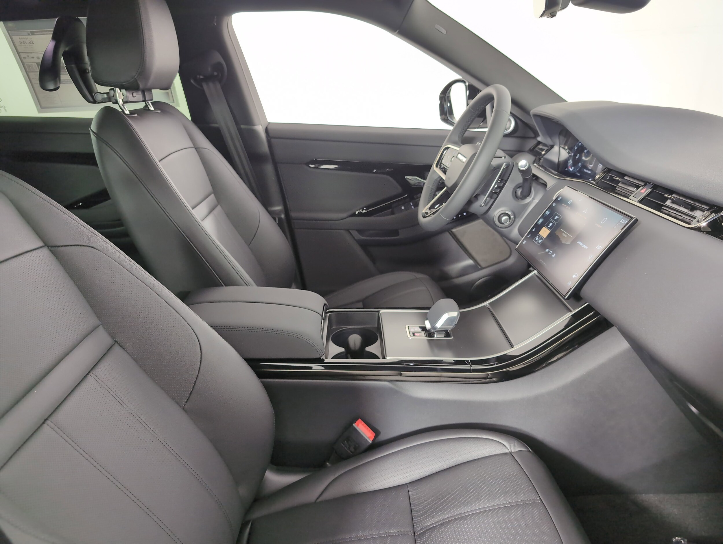 2026 Land Rover Range Rover Evoque S photo 3