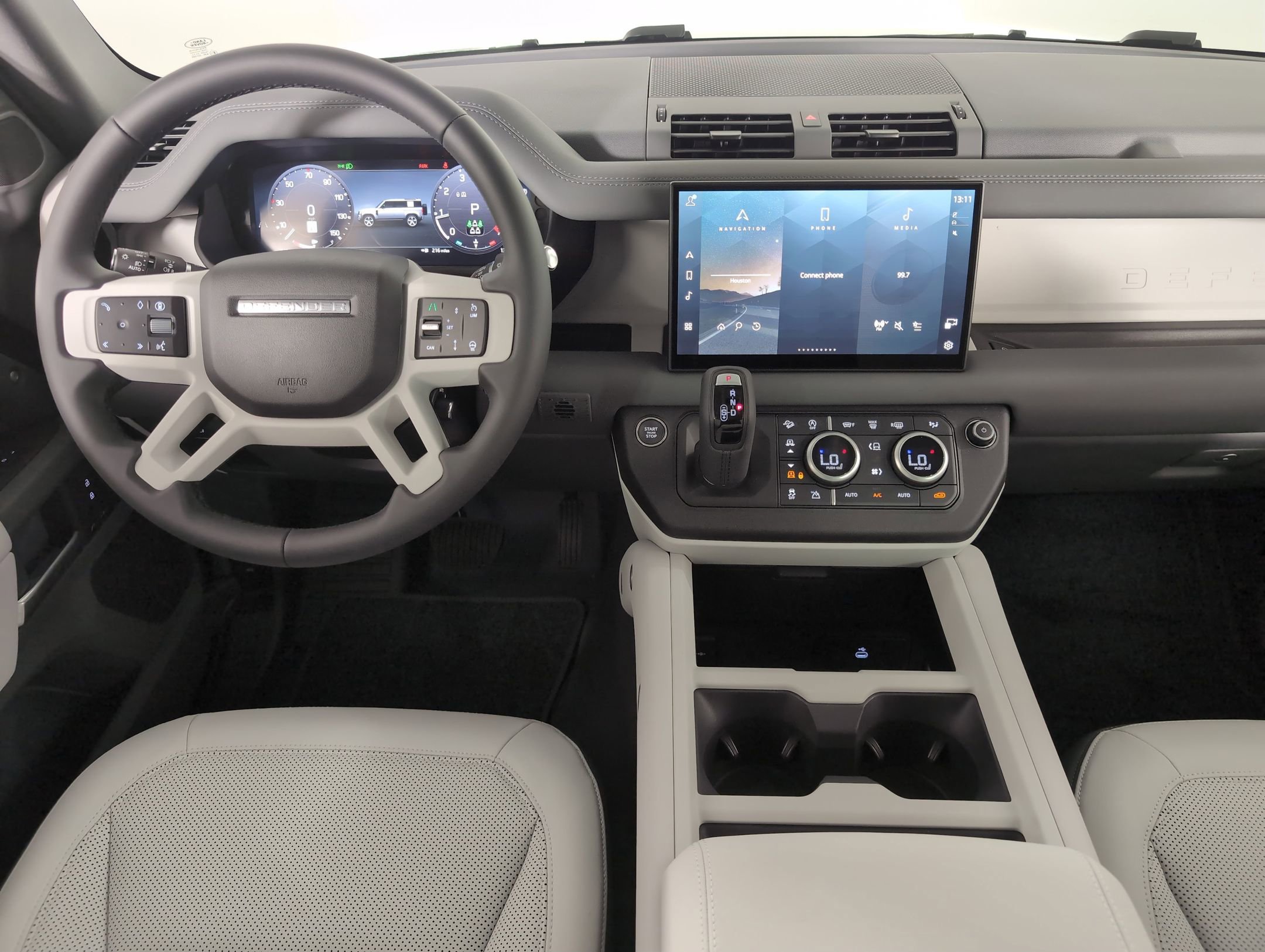 2025 Land Rover Defender 110 S photo 4