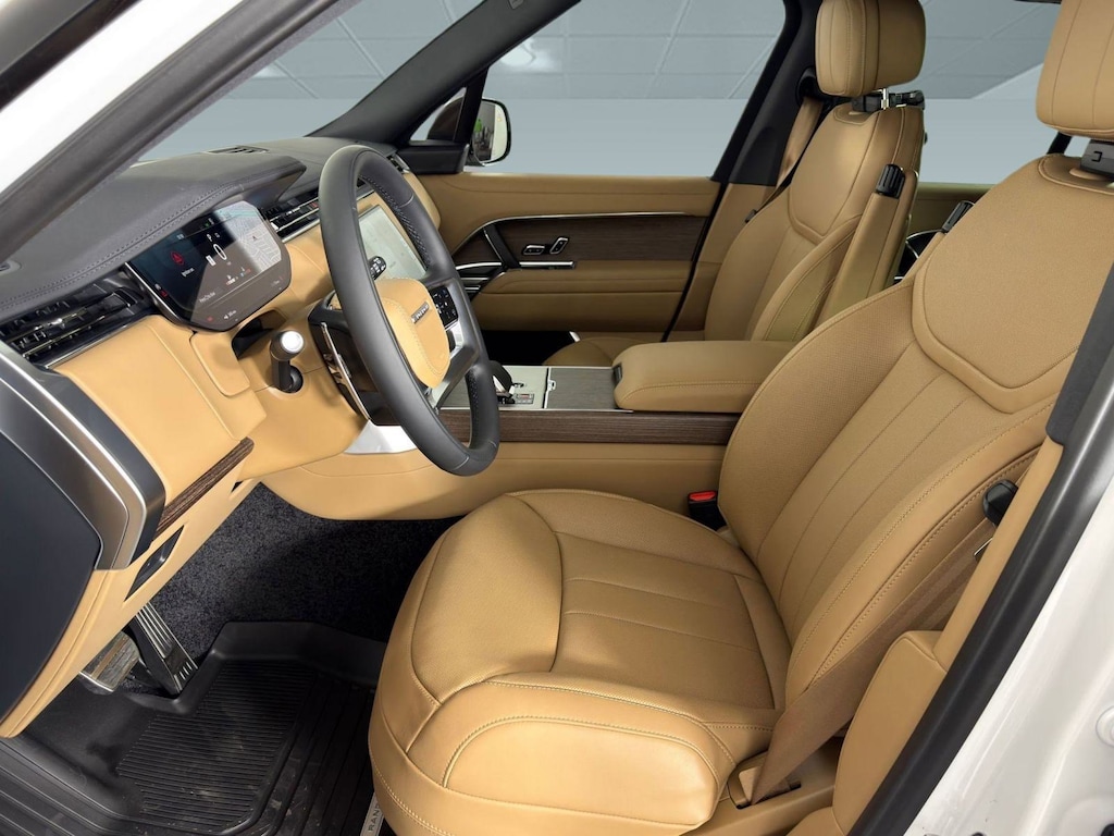 New 2026 Land Rover Range Rover P400 SE SUV