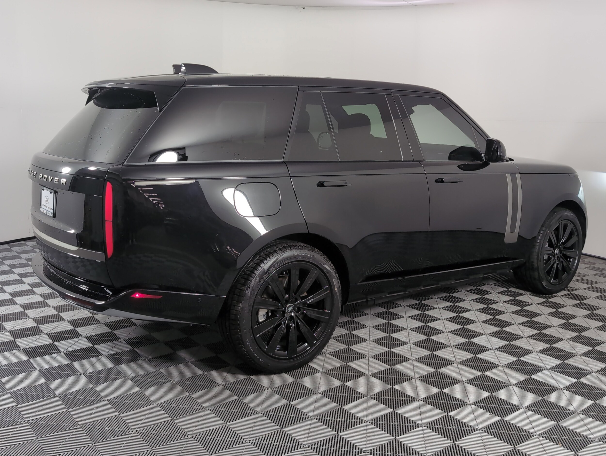 2025 Land Rover Range Rover SE photo 2