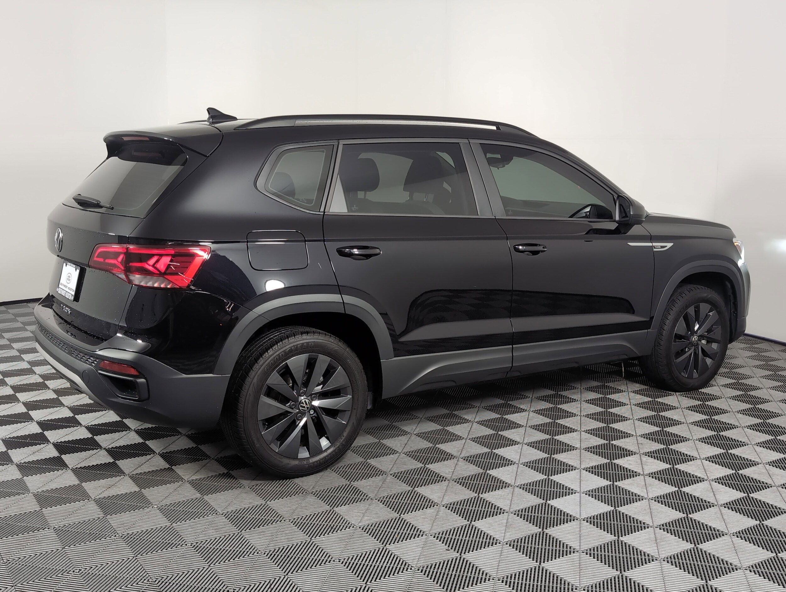 2023 Volkswagen Taos S photo 2