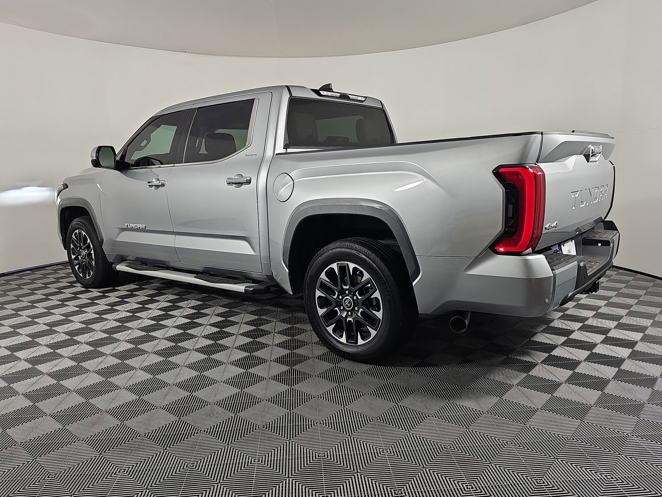 2024 Toyota Tundra Limited photo 3