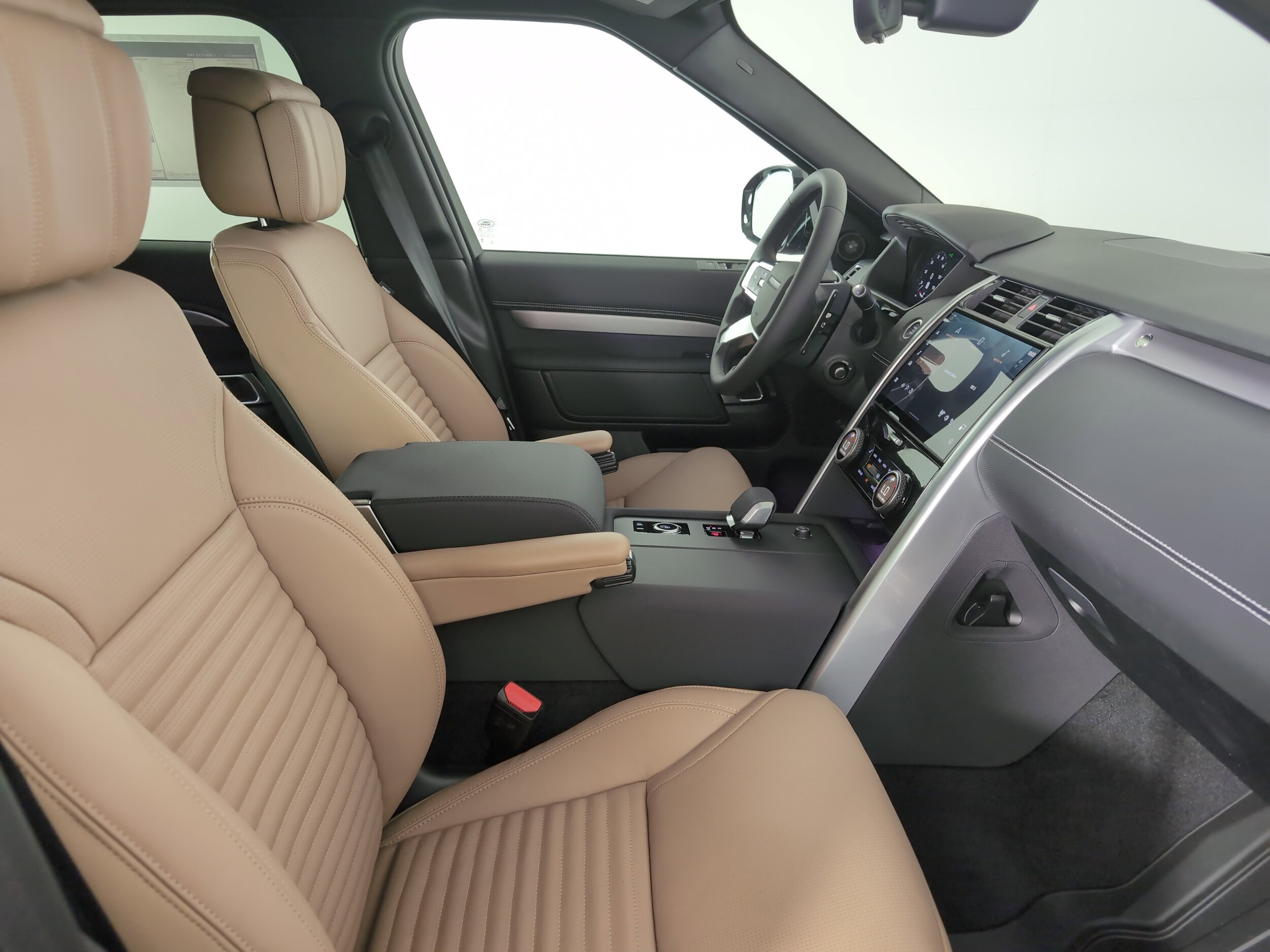 2025 Land Rover Discovery SE photo 3