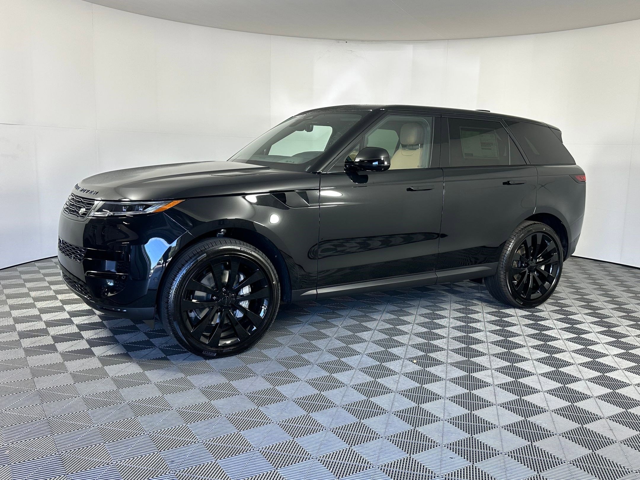 2026 Land Rover Range Rover Sport SE's photo