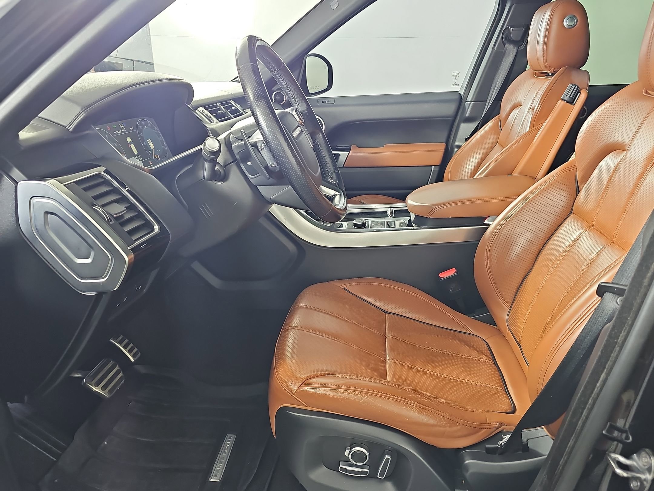 2016 Land Rover Range Rover Sport SuperCharged photo 3