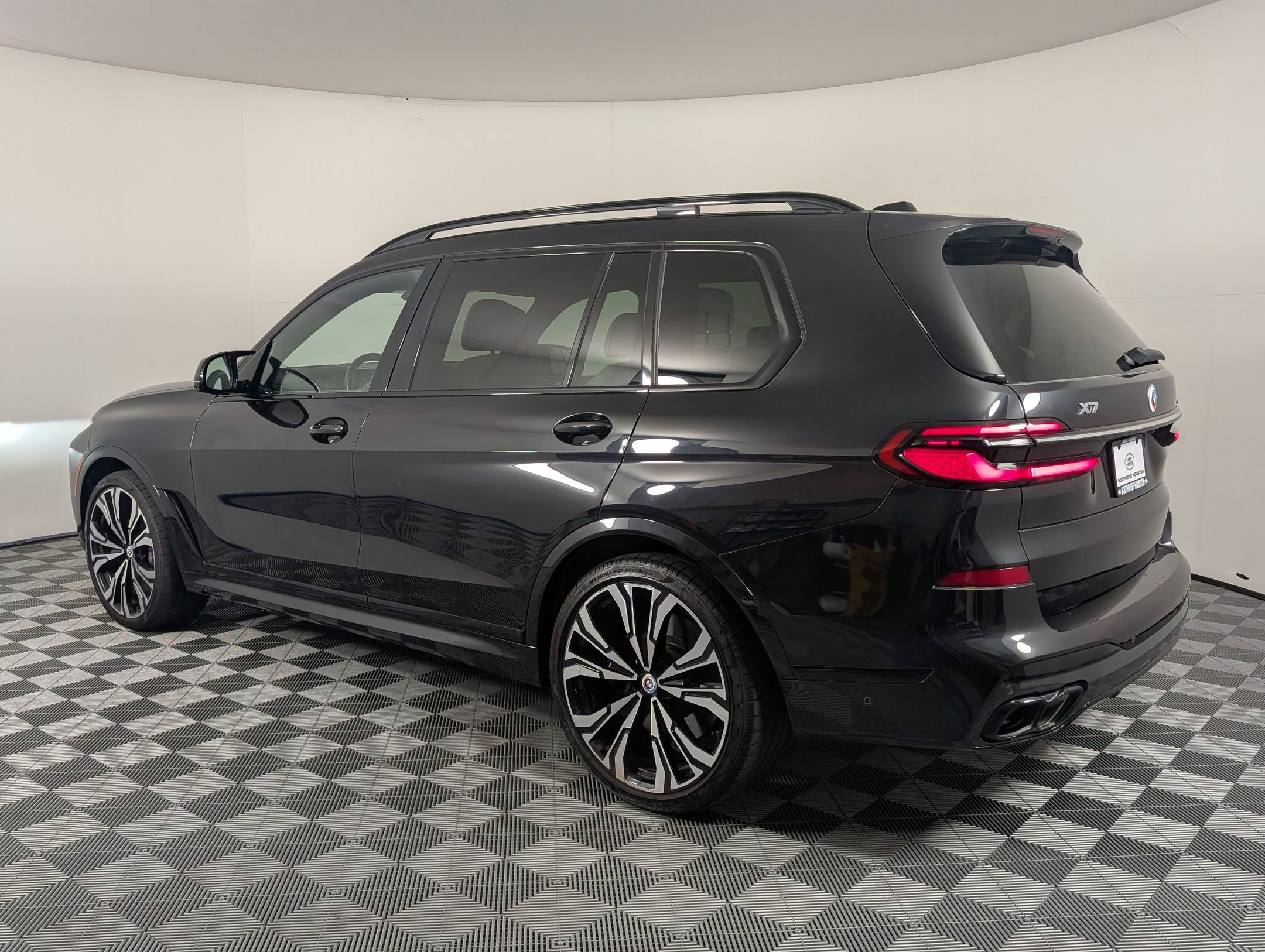 2023 Bmw X7 M60i photo 3