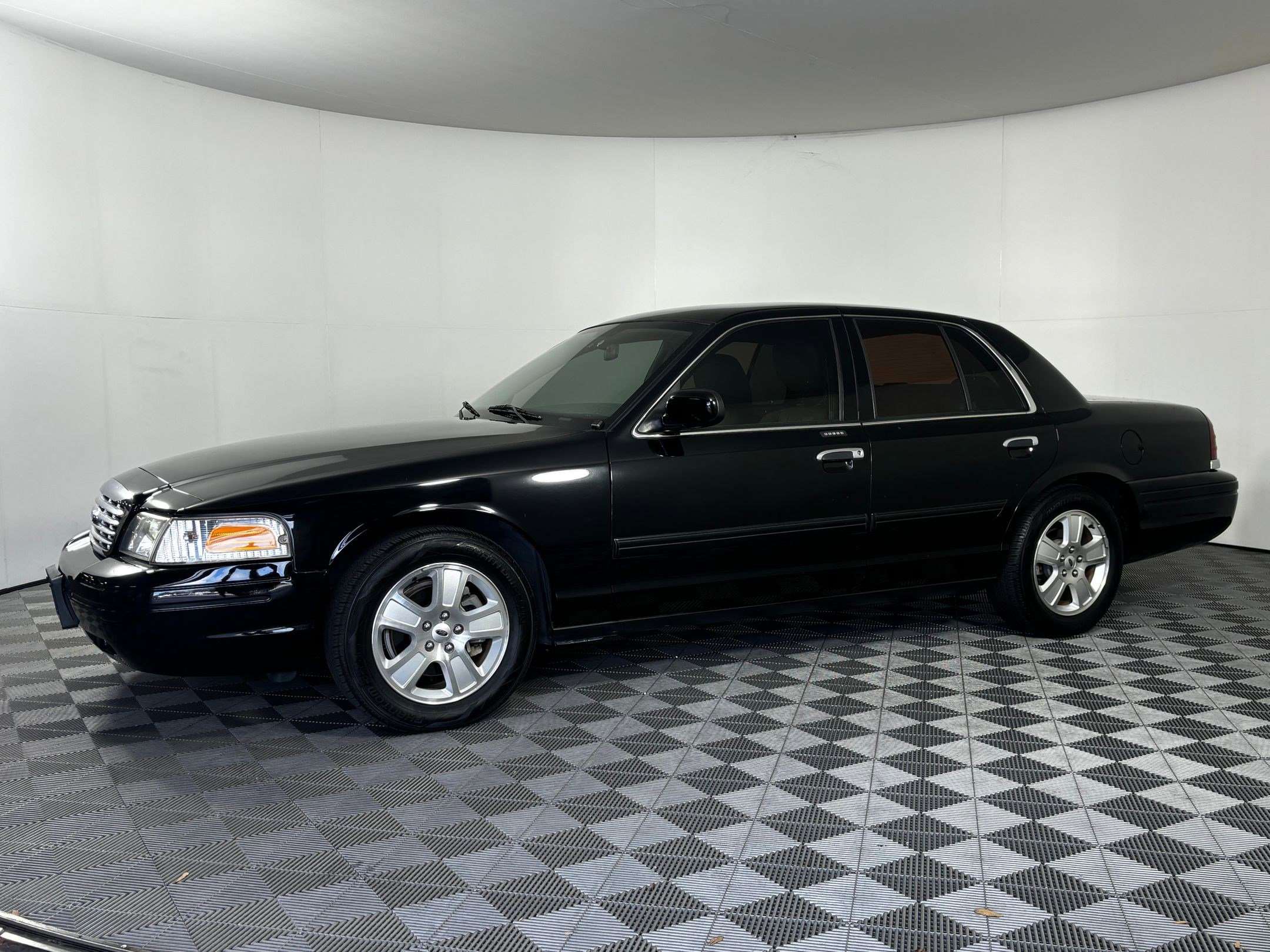2011 Ford Crown Victoria LX