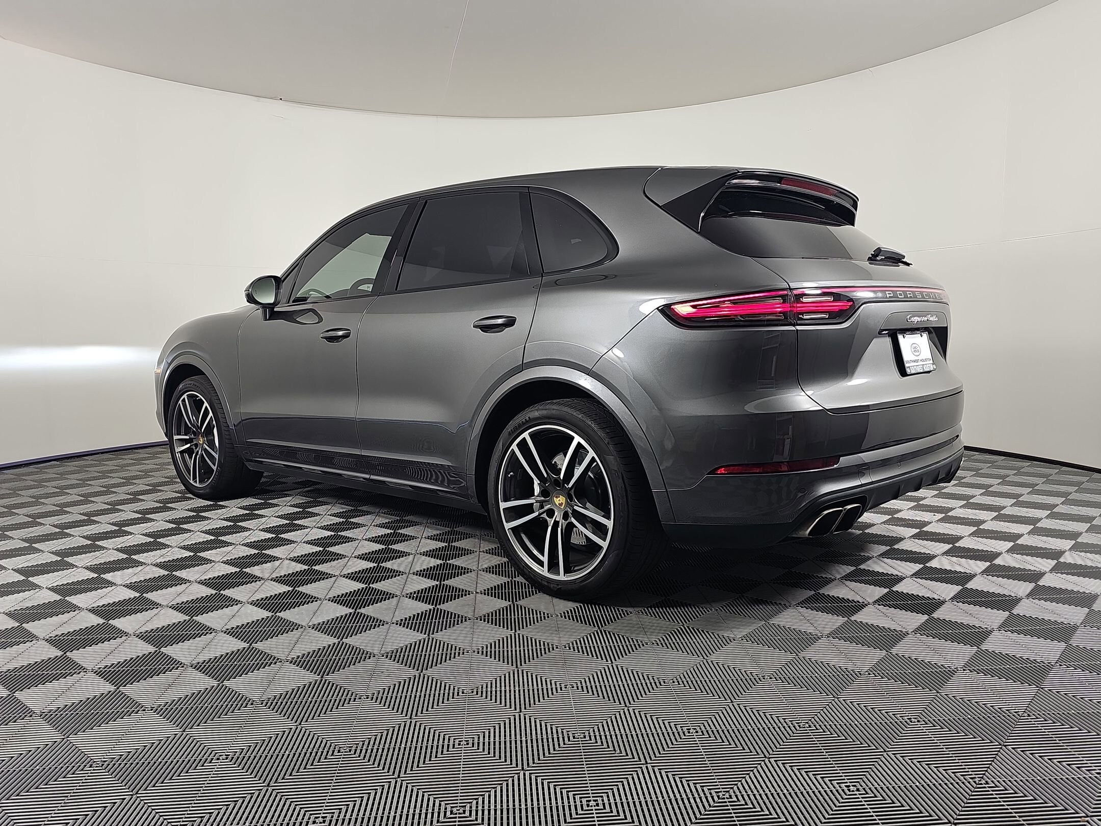 2020 Porsche Cayenne Turbo photo 3