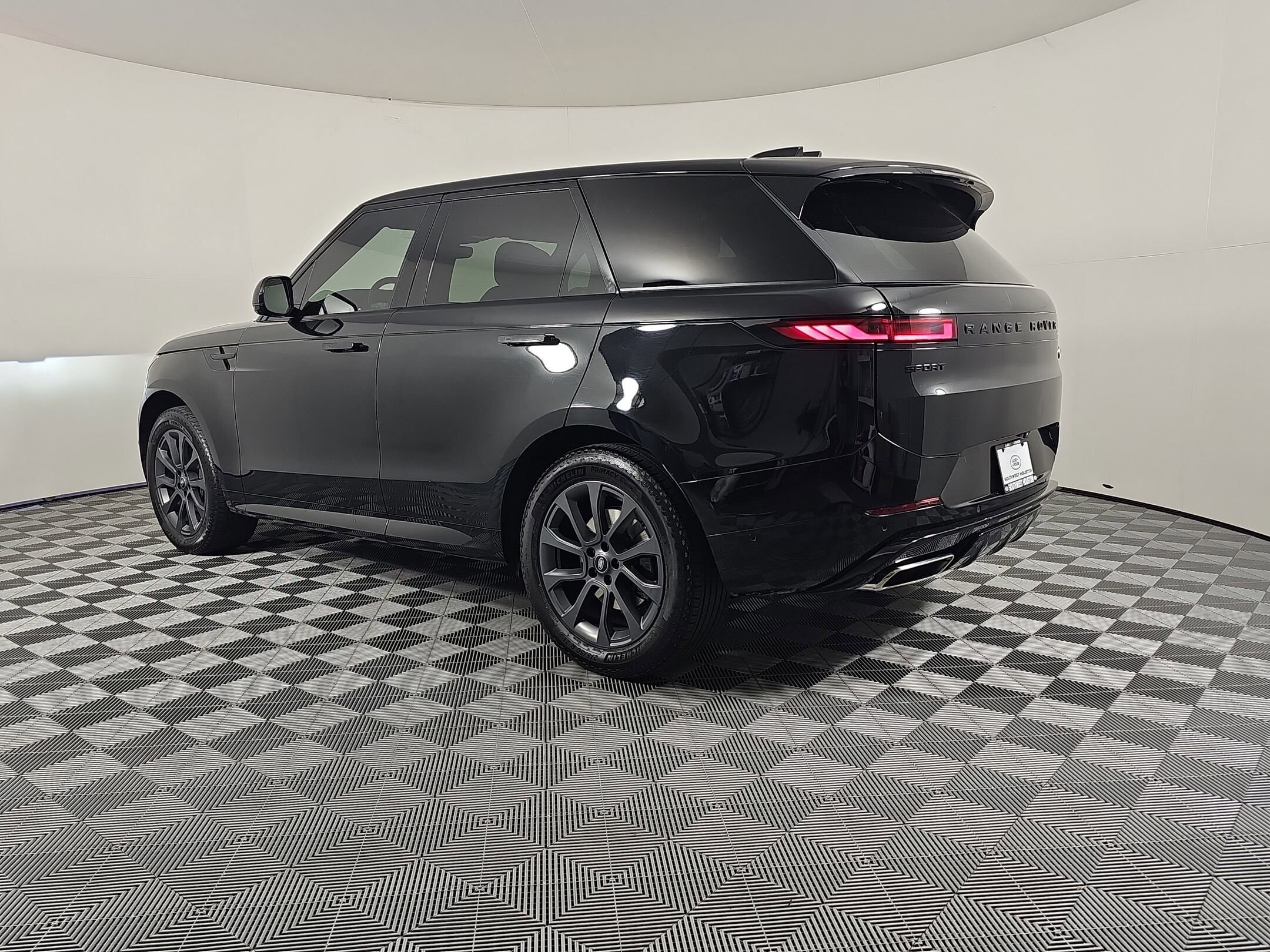 2023 Land Rover Range Rover Sport SE photo 3