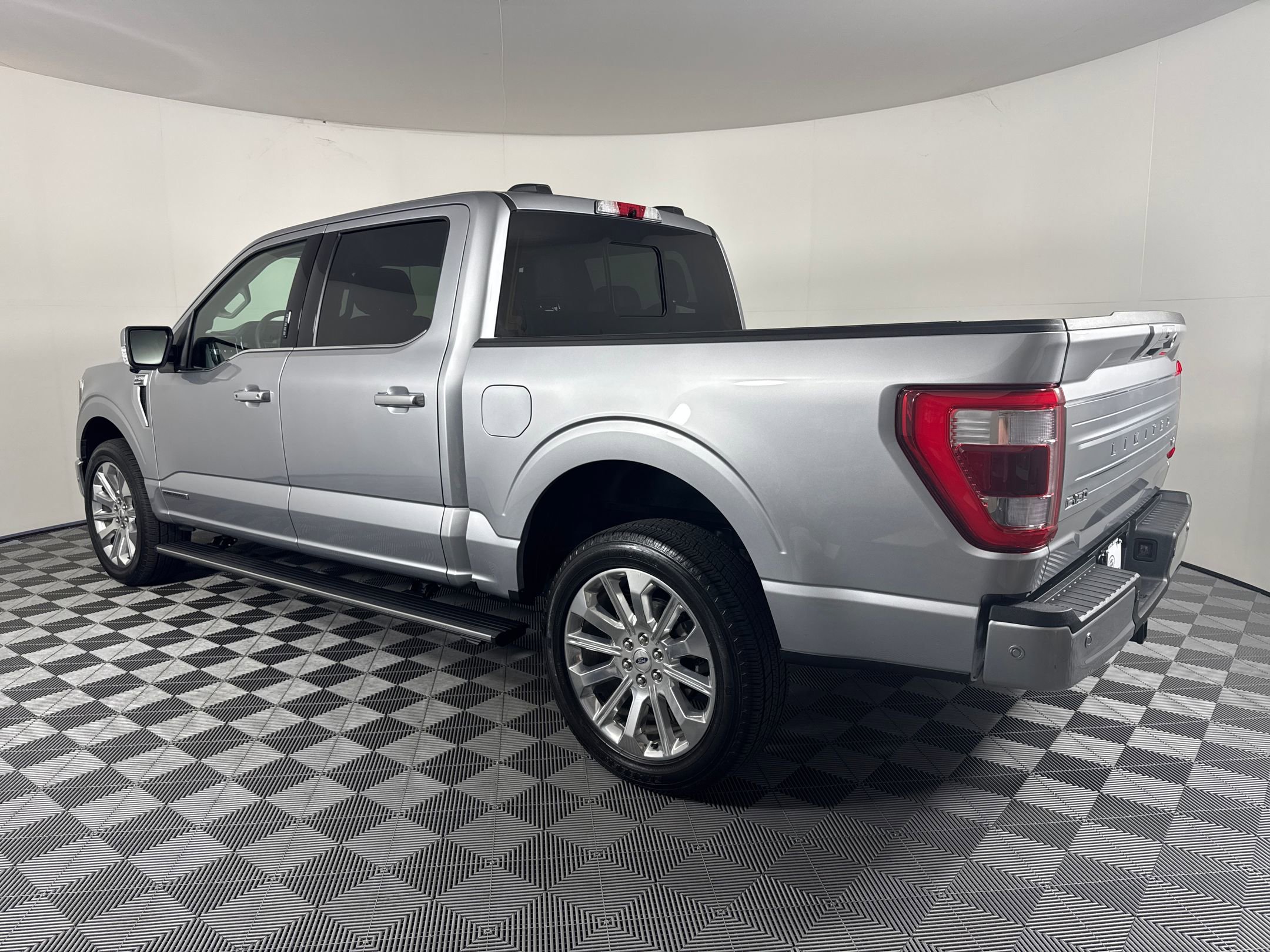 2022 Ford F-150 Limited photo 3
