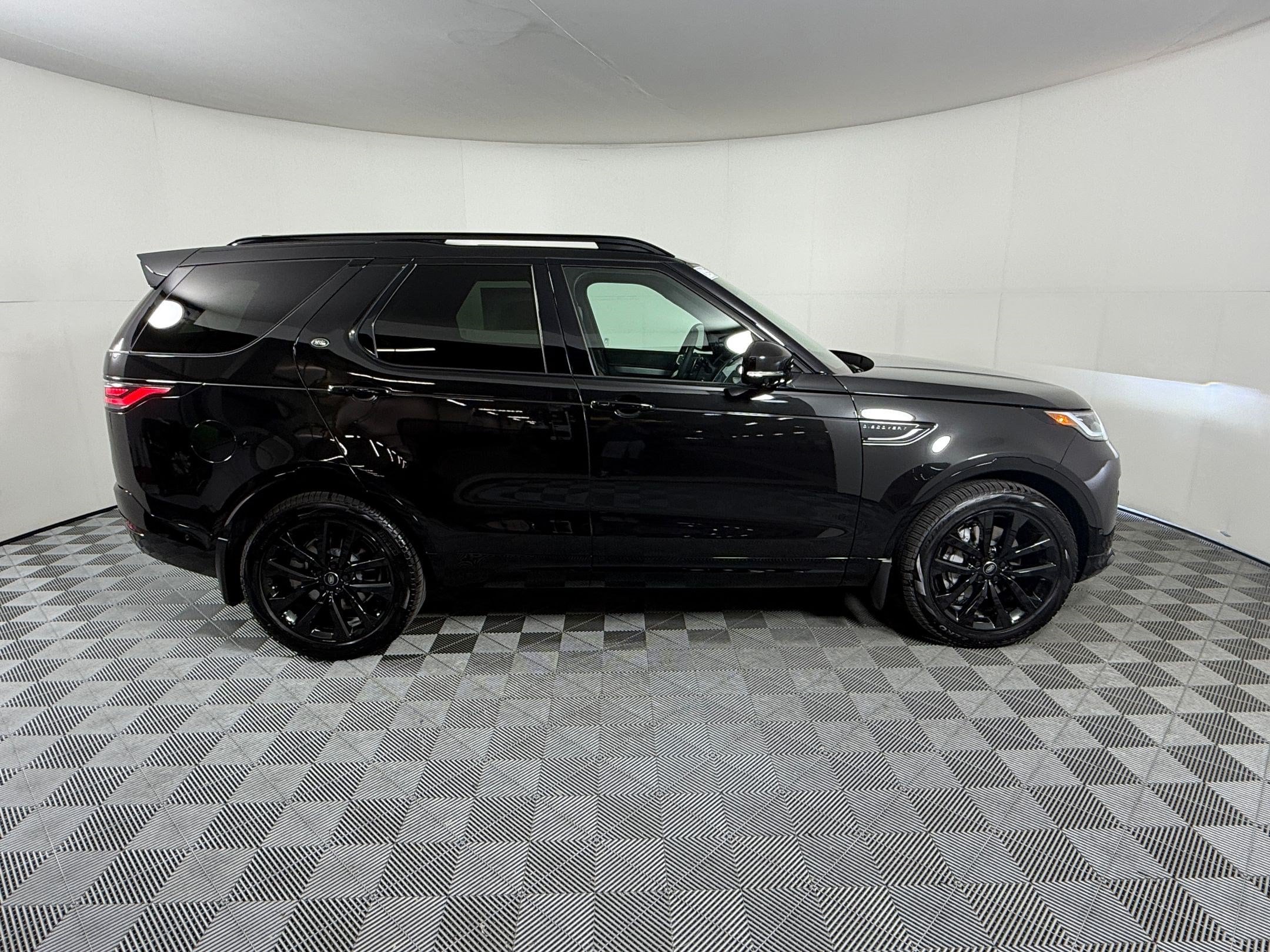 Discovery Dynamic SE SUV