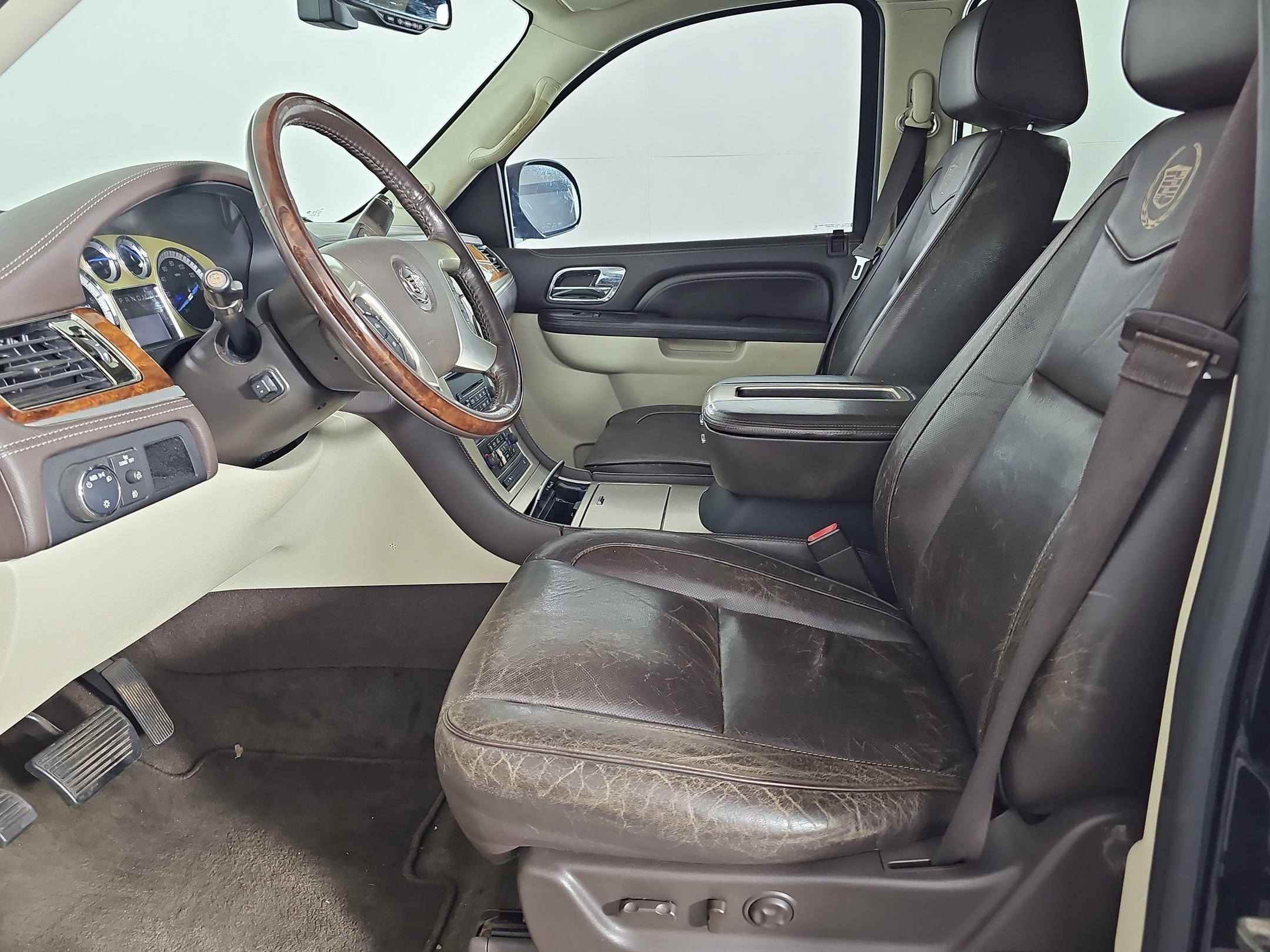 2013 Cadillac Escalade Platinum photo 4