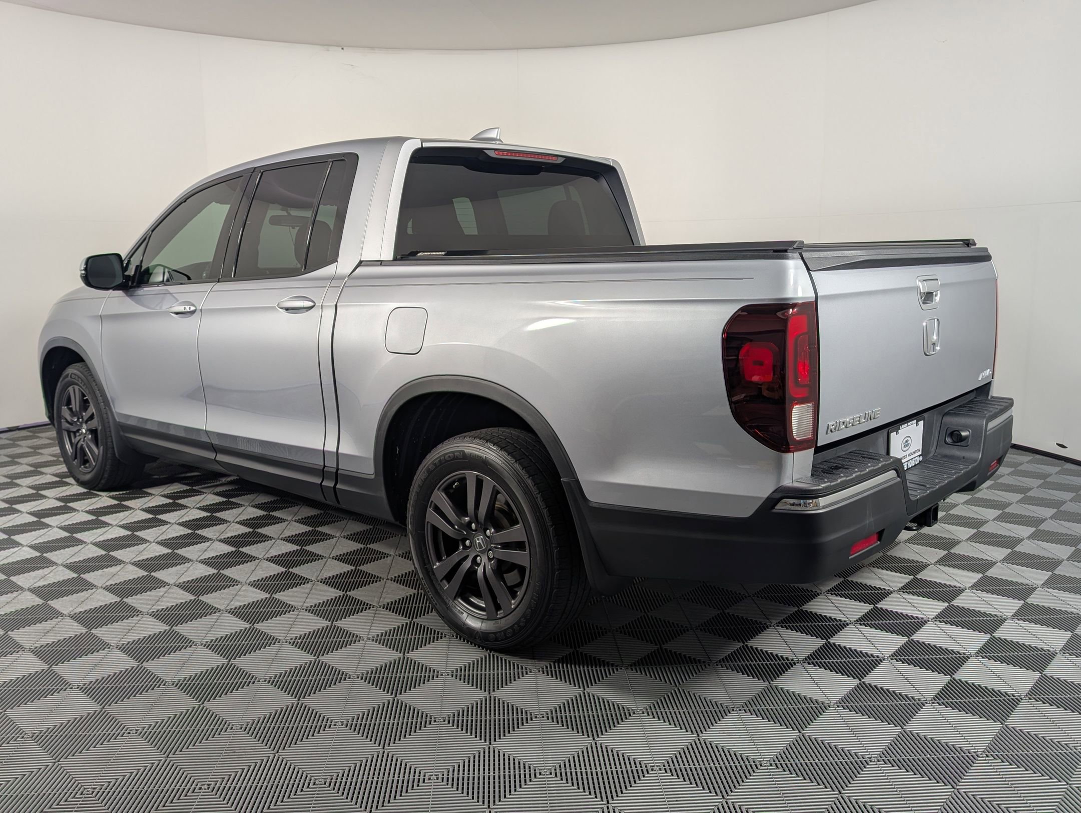2019 Honda Ridgeline Sport photo 3
