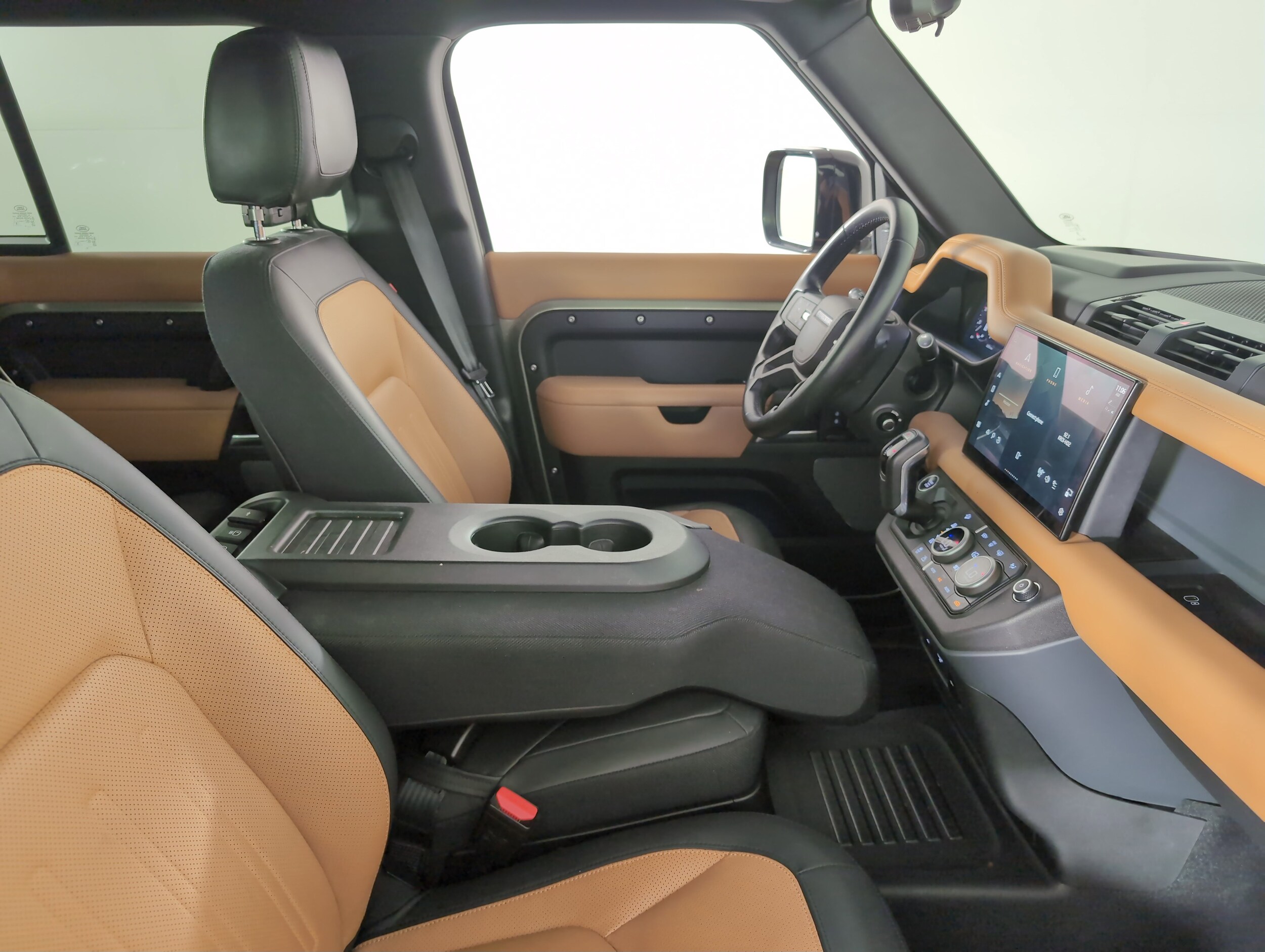 2023 Land Rover Defender 110 X photo 3