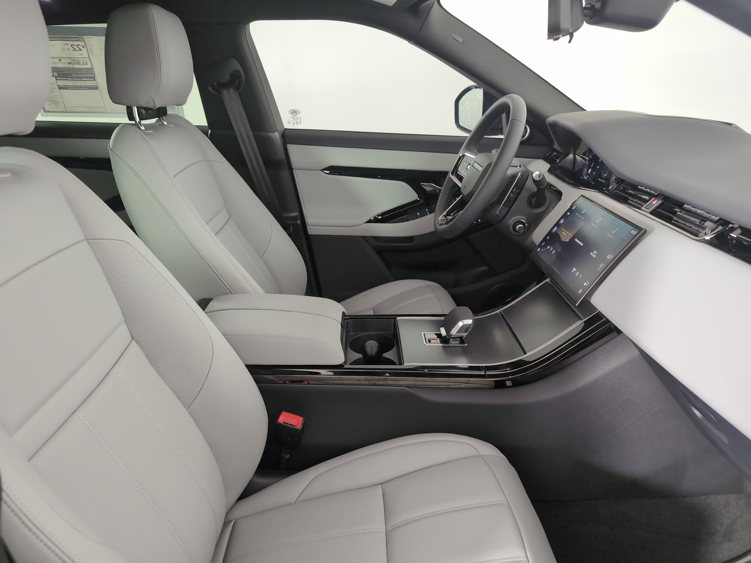 2026 Land Rover Range Rover Evoque S photo 3