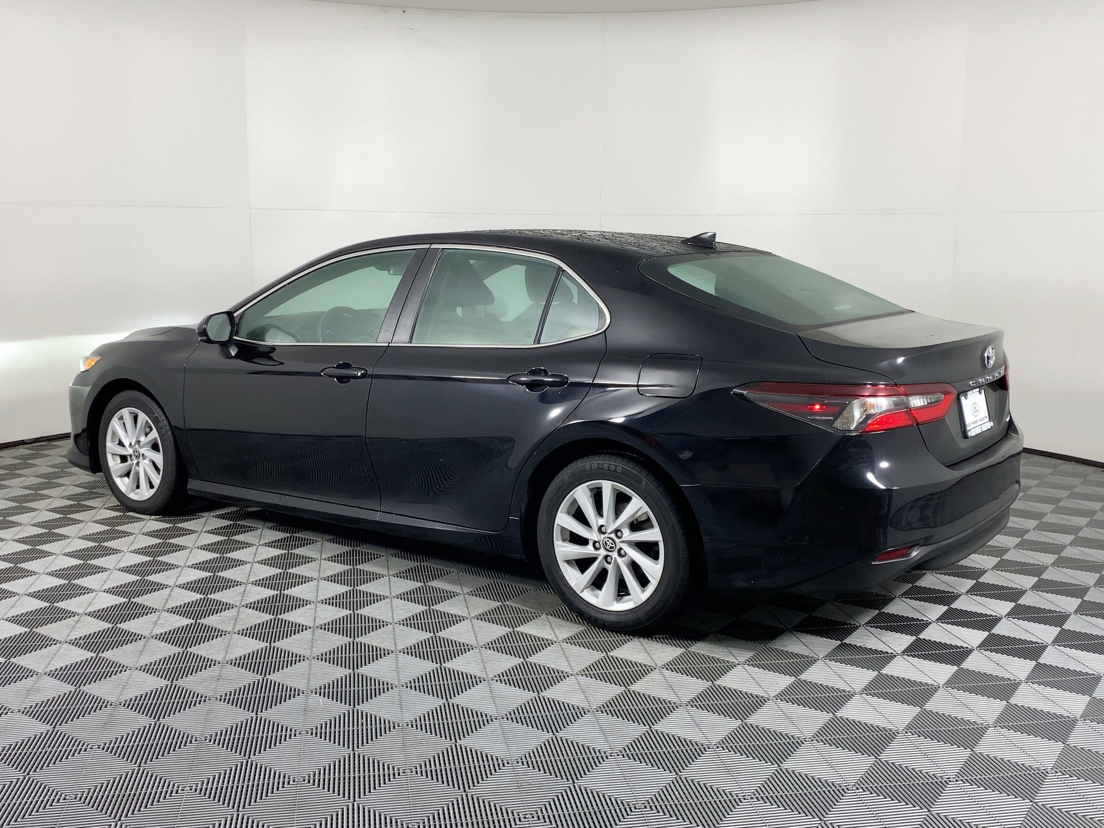 2023 Toyota Camry LE photo 2