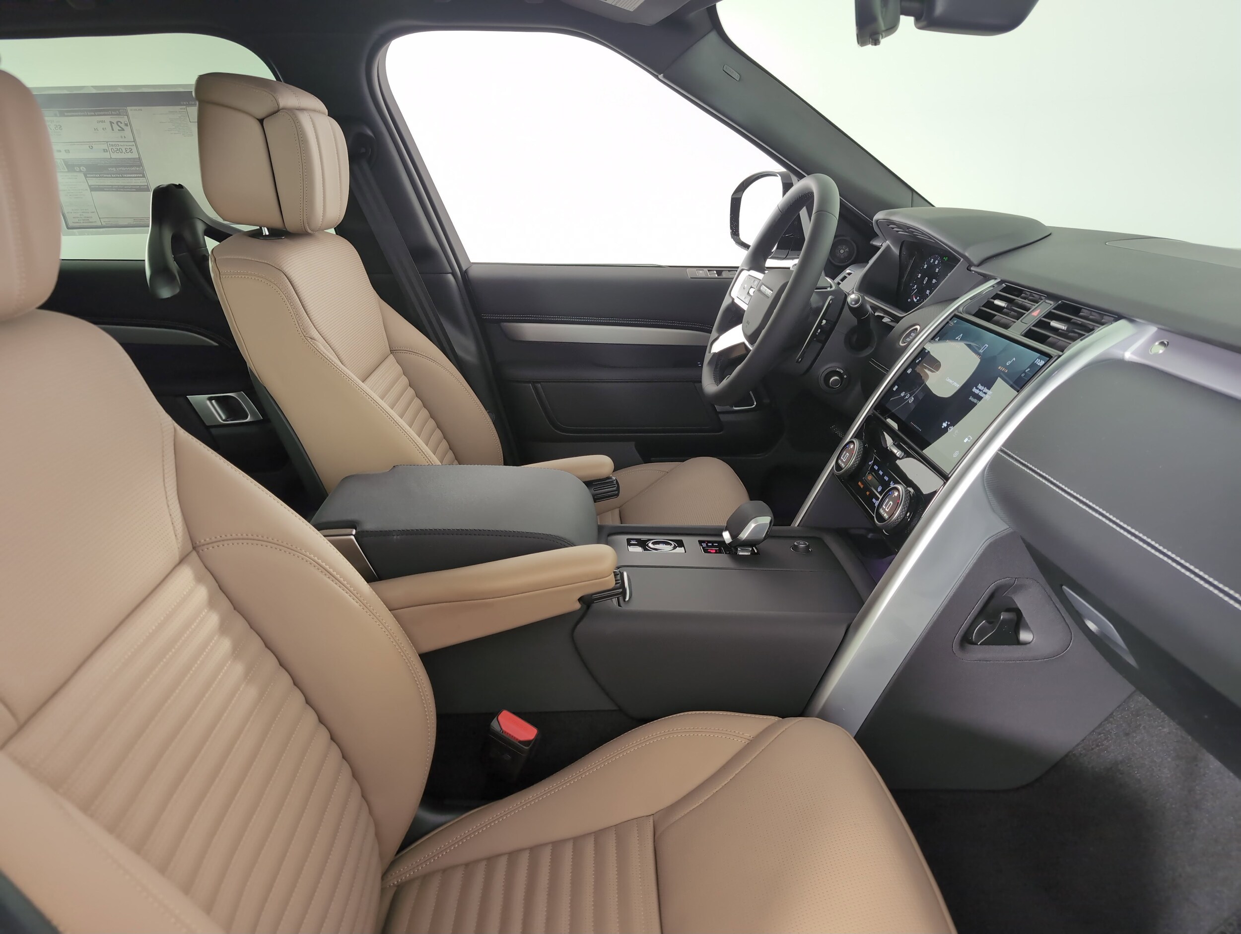 2025 Land Rover Discovery SE photo 3