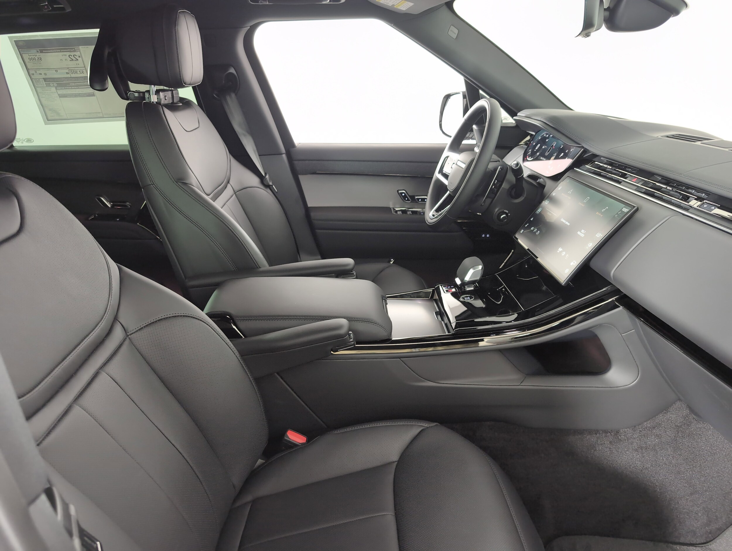 2025 Land Rover Range Rover Sport SE photo 3