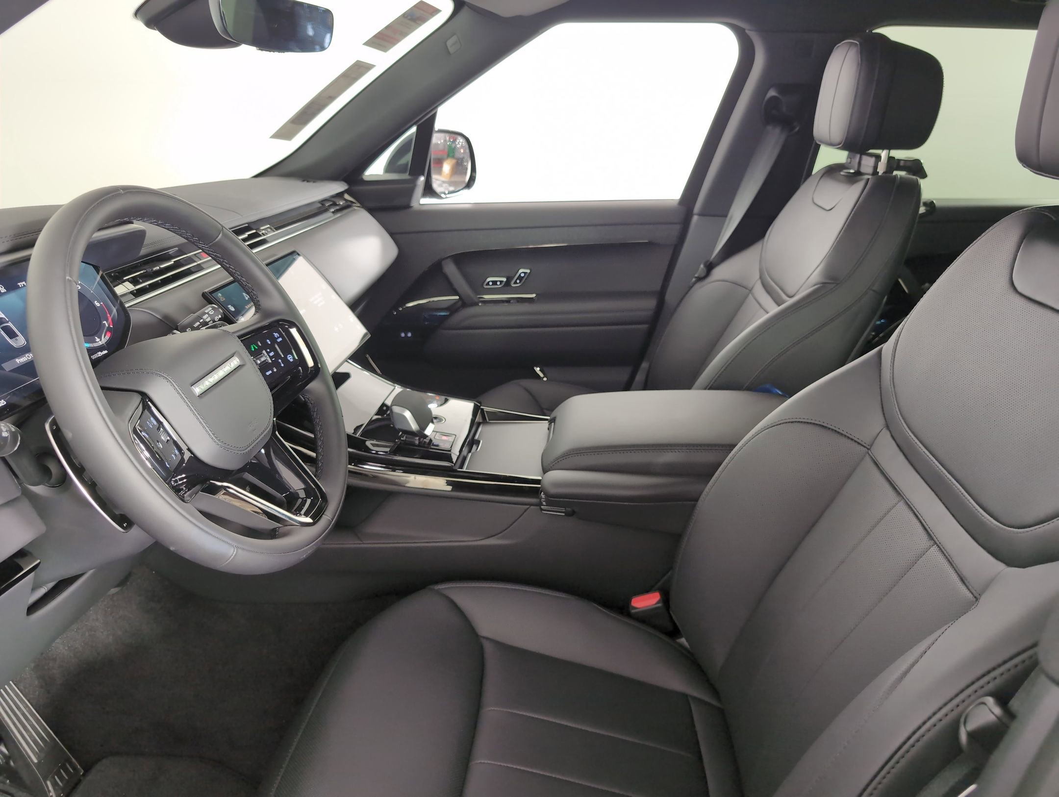 2025 Land Rover Range Rover Sport P400 Dynamic SE photo 2