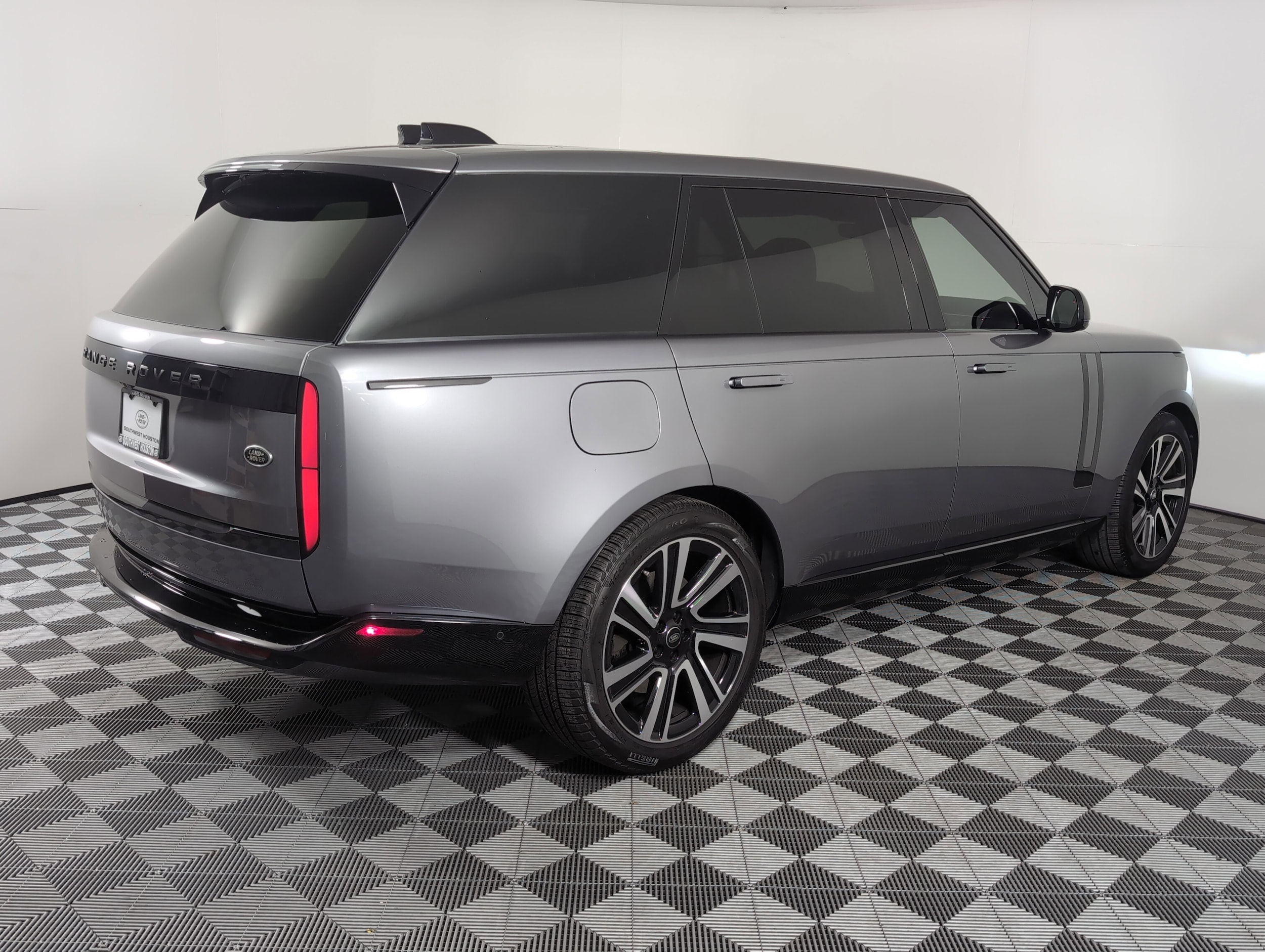 Used 2023 Land Rover Range Rover SE with VIN SALKPBE71PA070528 for sale in Houston, TX