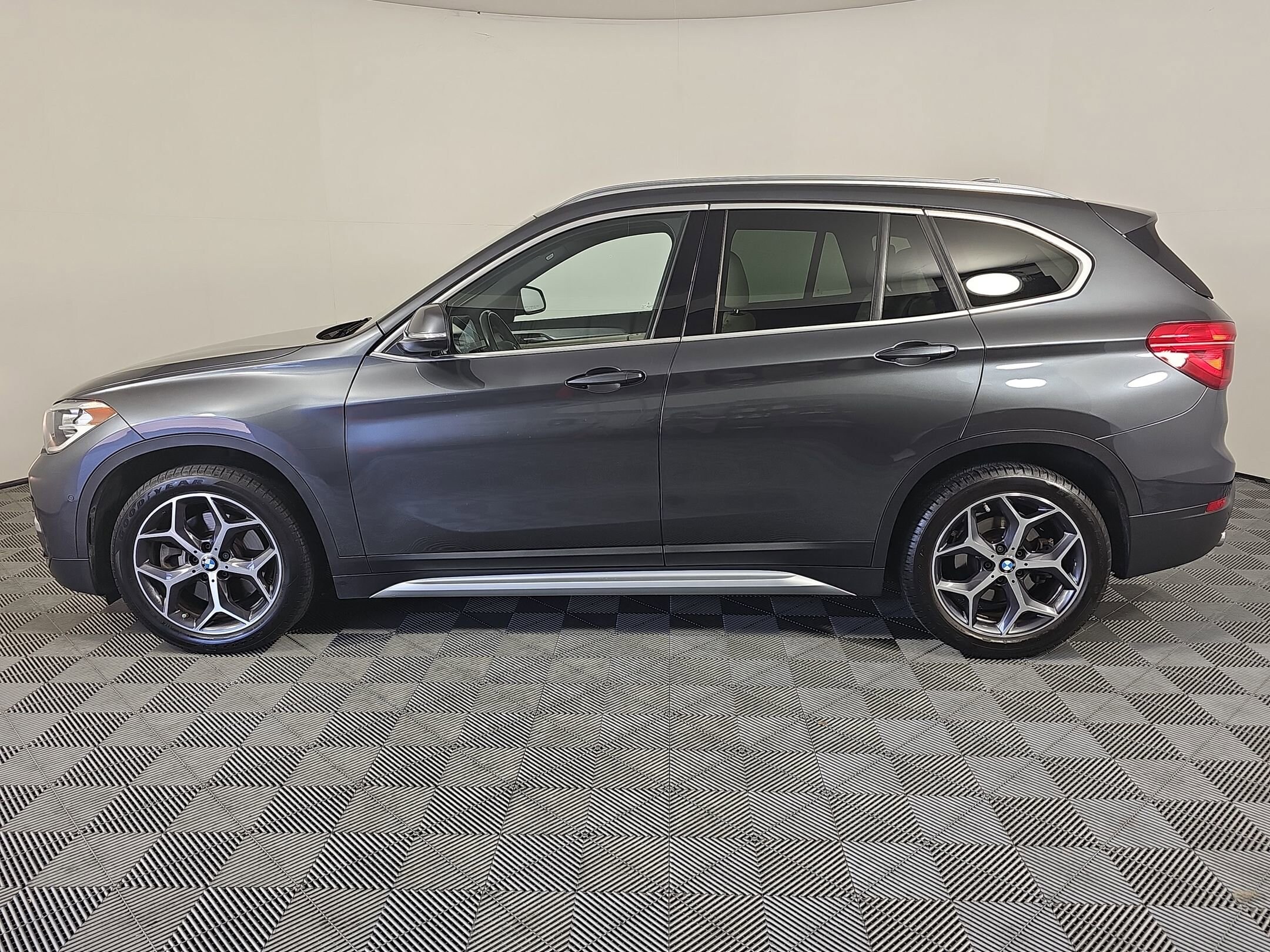 2019 Bmw X1 sDrive28i photo 2