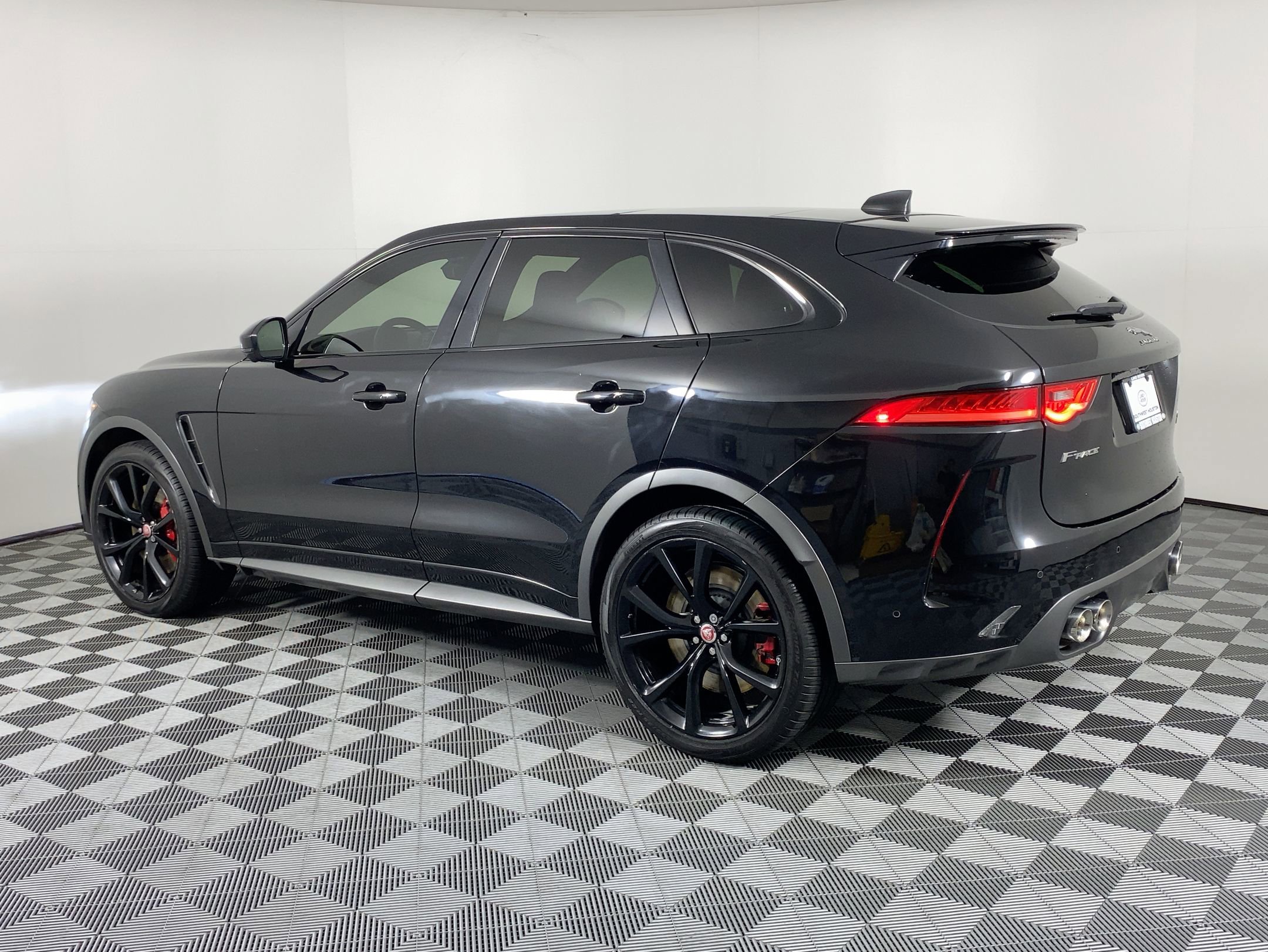2020 Jaguar F-PACE SVR photo 3