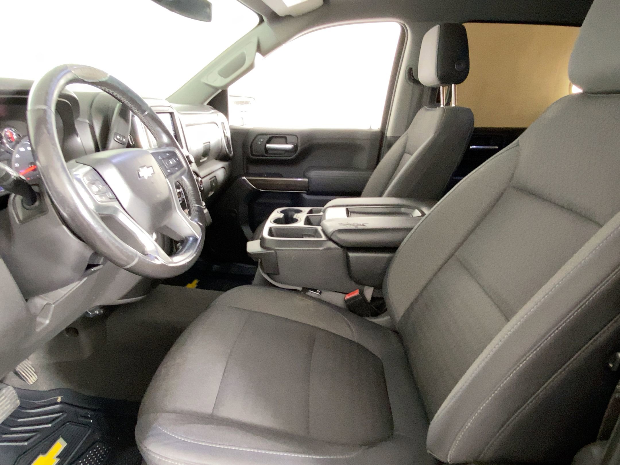 2019 Chevrolet Silverado 1500 LT photo 4